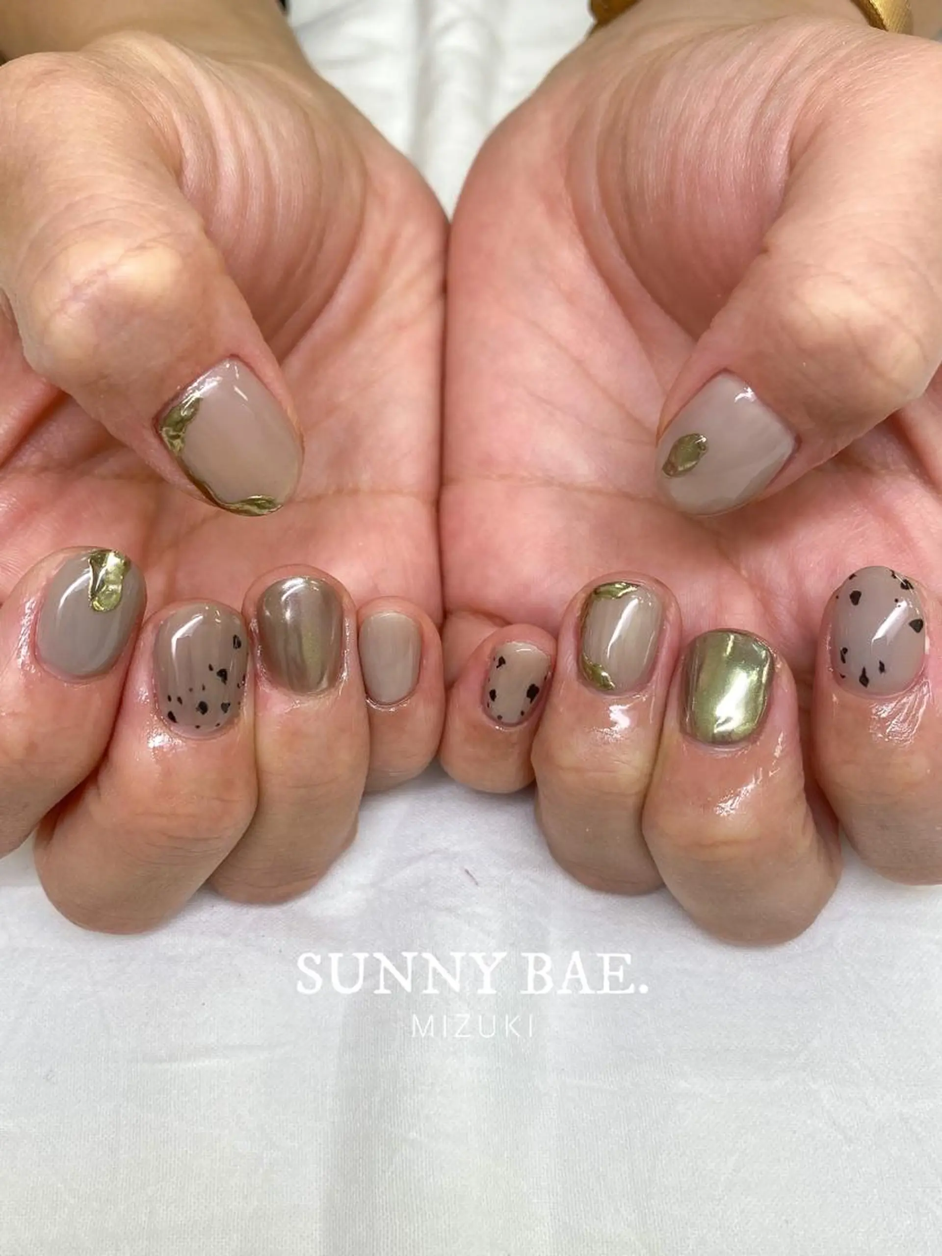 ネイル ミラーネイル ニュアンスネイル ぷっくりネイル SUNNY BAE. 🌼MIZUKIのネイルデザイン