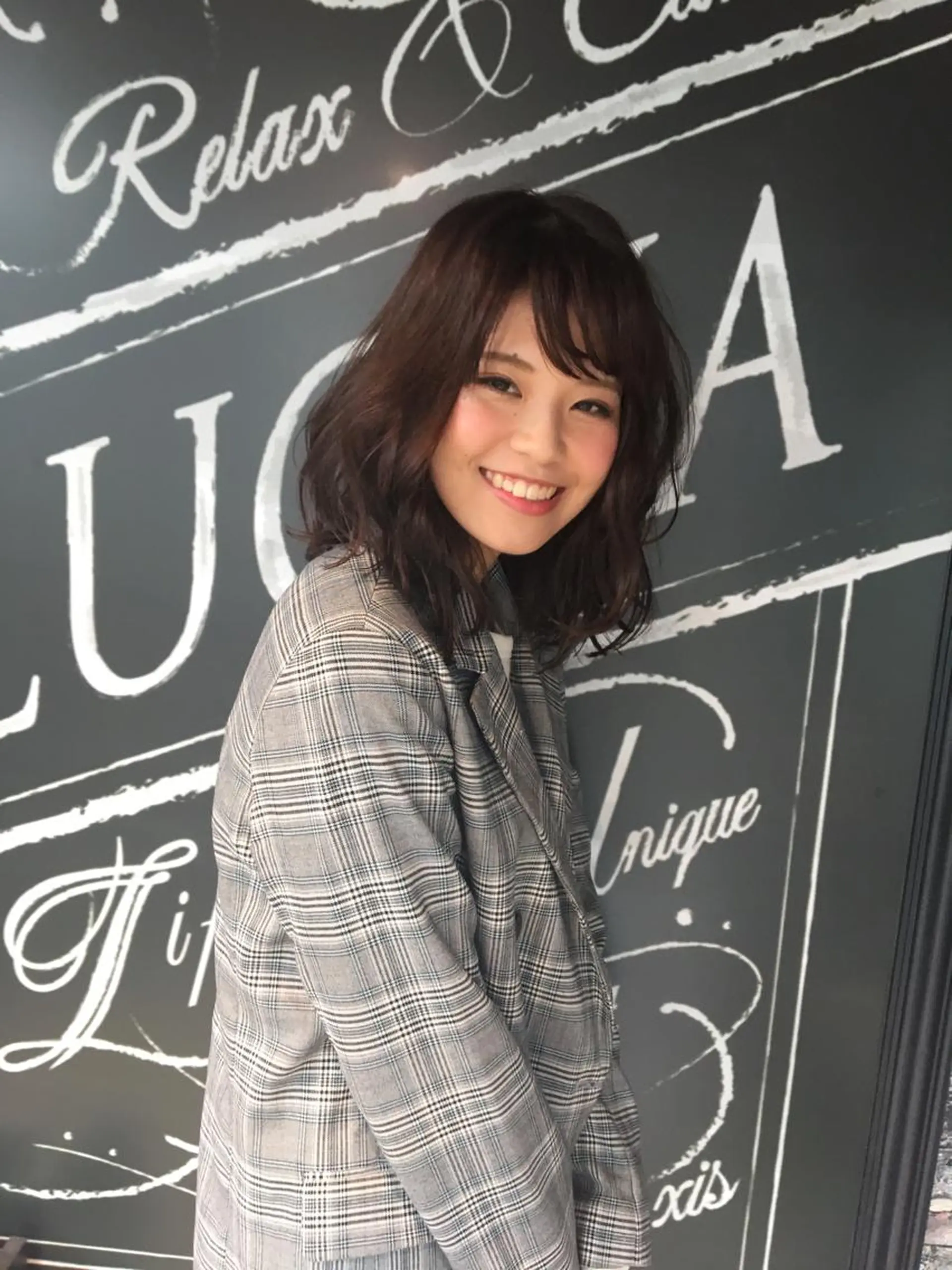 セミロング カラー たなか ちあきのヘアスタイル