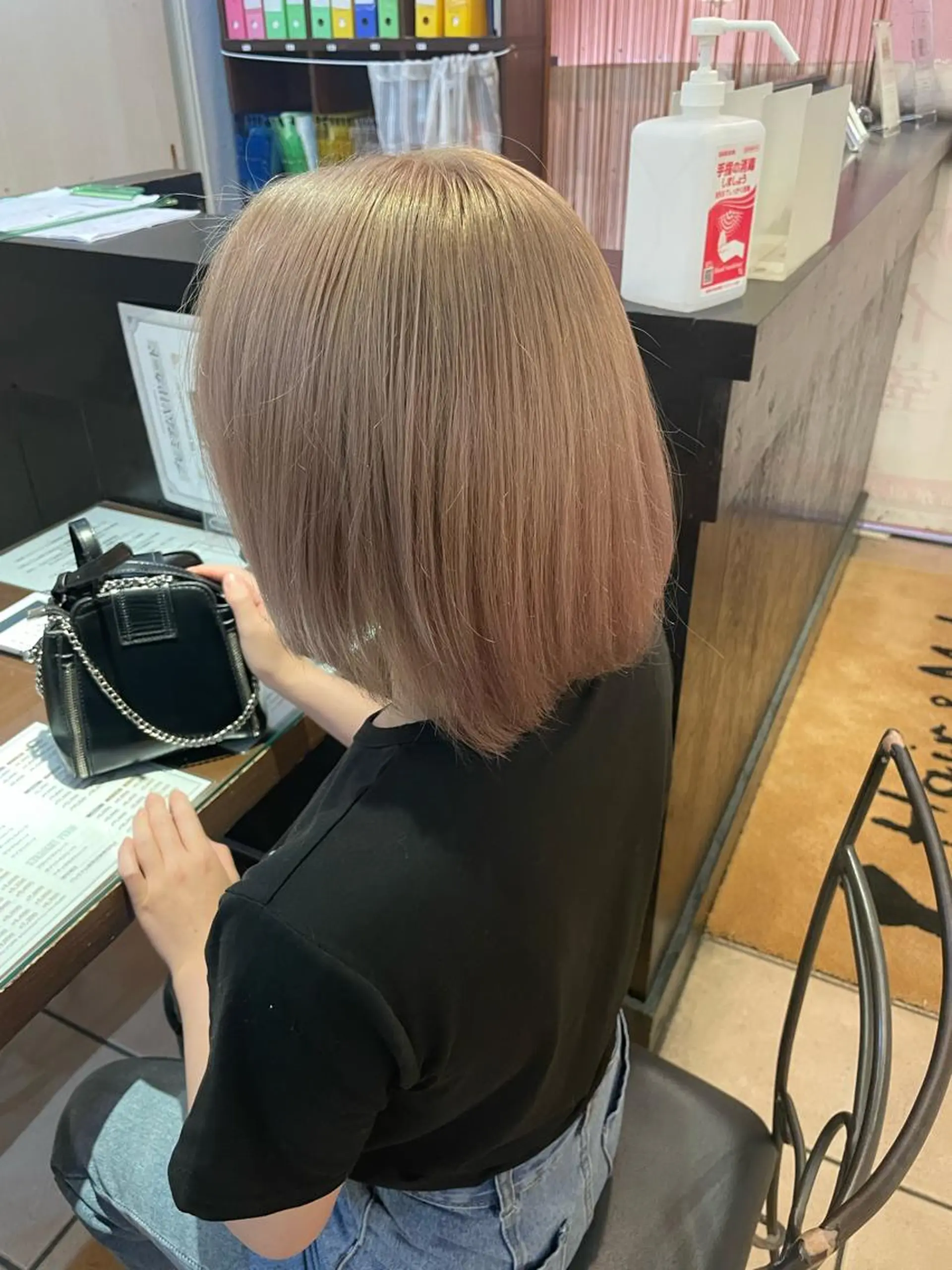 ミディアム カット ヘアカラー 宮里 雄大のヘアスタイル