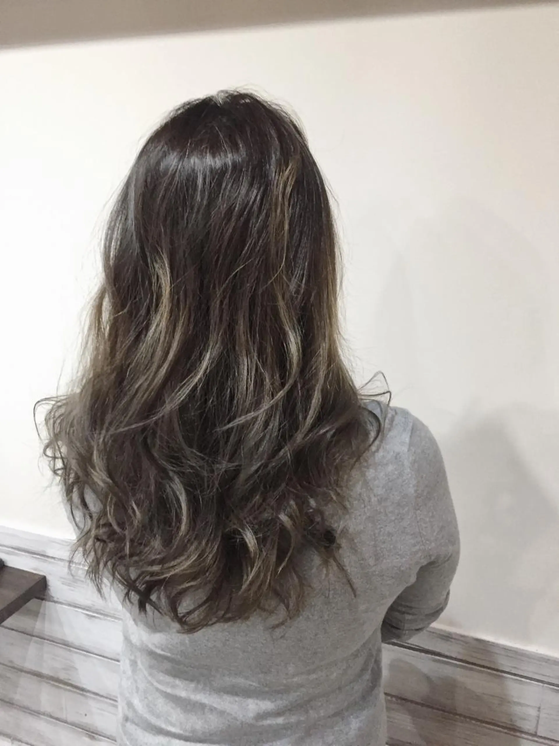 ロング カラー グラデーションカラー シルバー カラー特化サロン大阪 ルービック江坂/新城のヘアスタイル