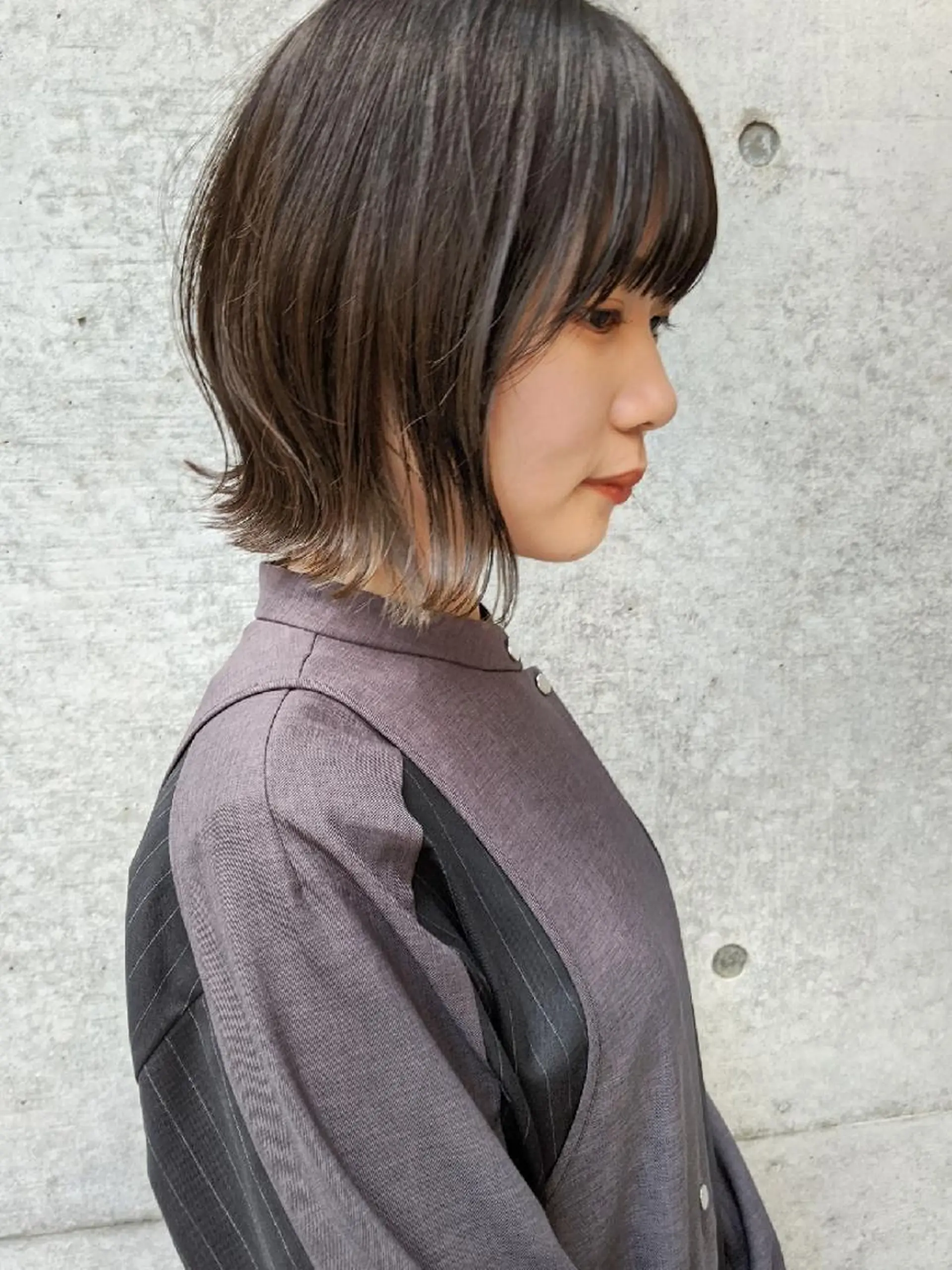 ミディアム カラー ヘアアレンジ グレージュ オリーブグレージュ オリーブグレー ボブ くびれヘア 南堀江 möwen ( メーヴェ )所属・mowen RUIのヘアスタイル