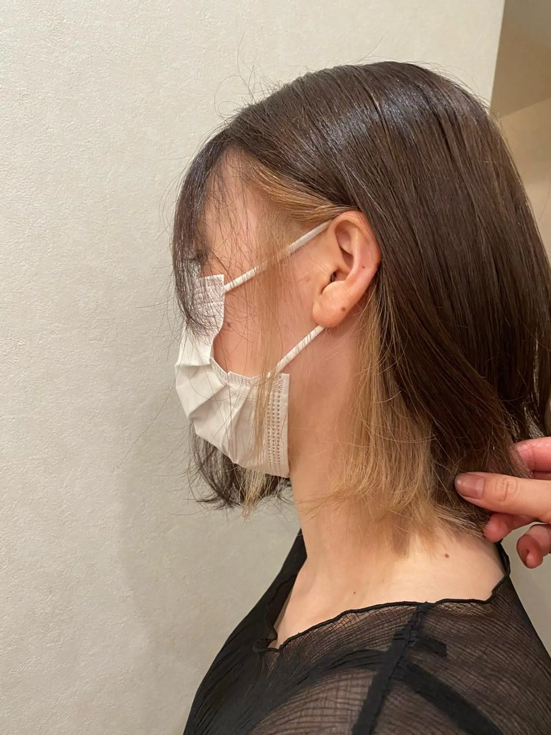 カラー インナーカラー 岡田 真弥のヘアスタイル