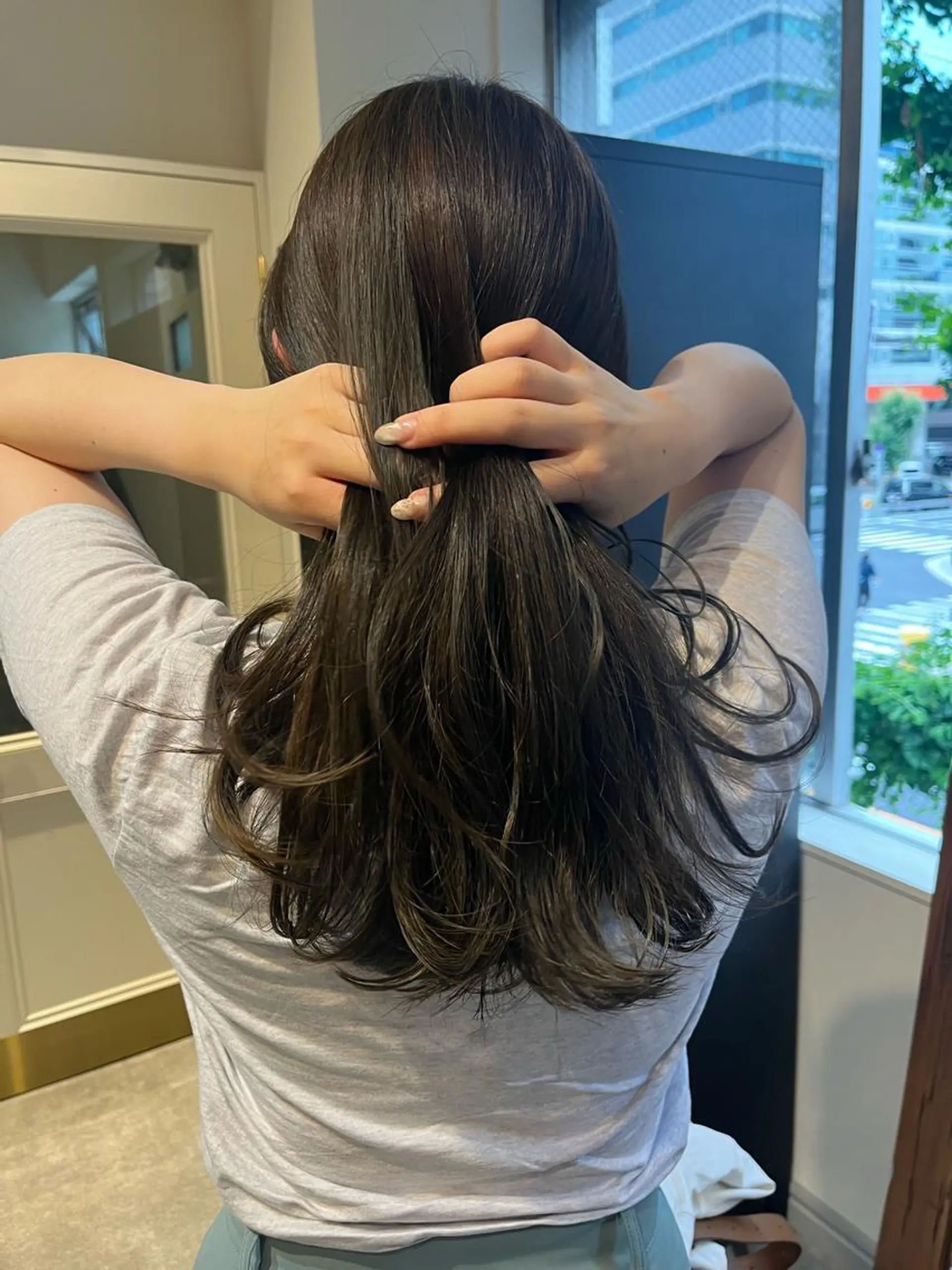 セミロング カラー ヘアカラー SIKI yuuna モテ韓国ヘア☁️のヘアスタイル