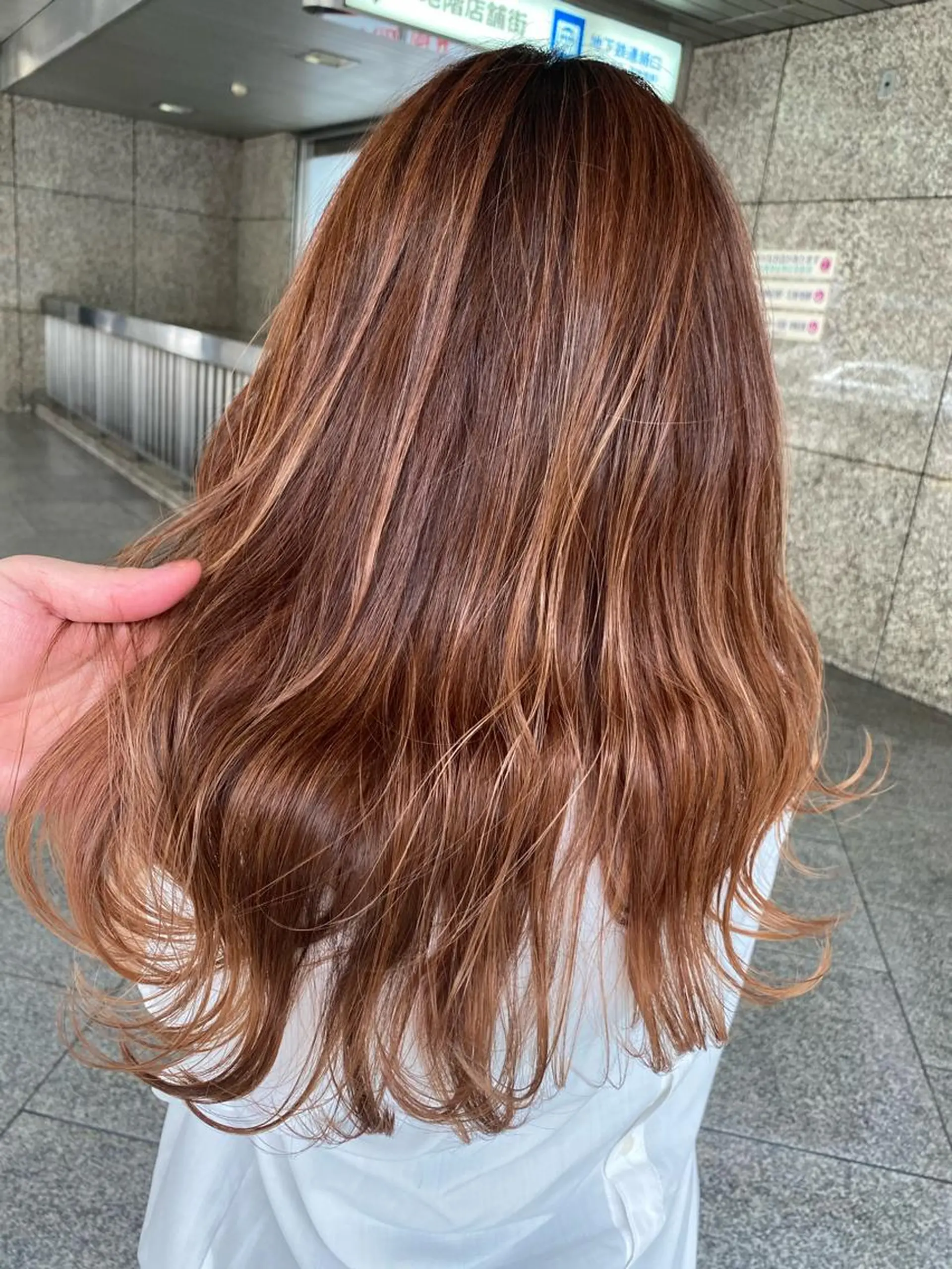 ロング カラー カット ヘアカラー トリートメント 菅村 勇亮のヘアスタイル