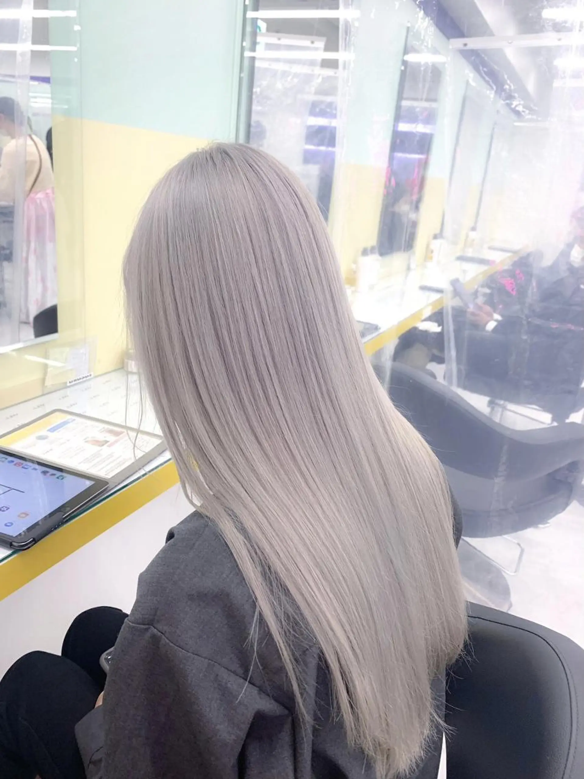 ミディアム カラー ヘアカラー ヘッドスパ ヘアセット ハイトーンブロンド 横浜💞ミオのヘアスタイル
