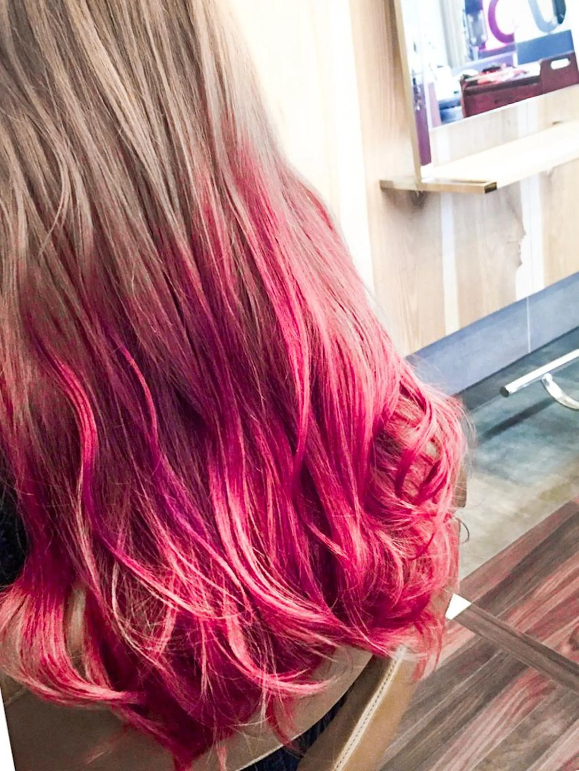 ロング カラー ブリーチ イルミナカラー ピンクカラー 上田 正輝のヘアスタイル