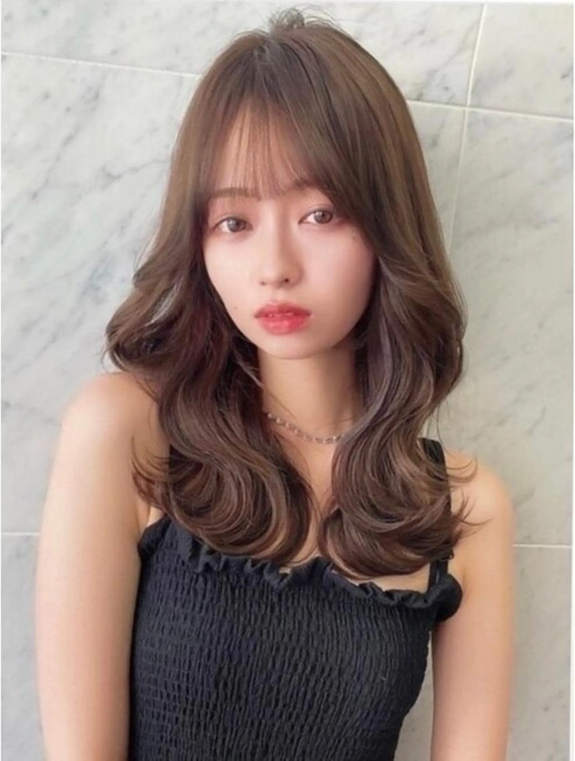 セミロング アッシュ ボブ くびれヘア 天使の羽バング・フェザーバング かきあげバング カット ヘアカラー トリートメント ヘアセット 韓国レイヤー/透明感 カラー/髪質改善角所のヘアスタイル