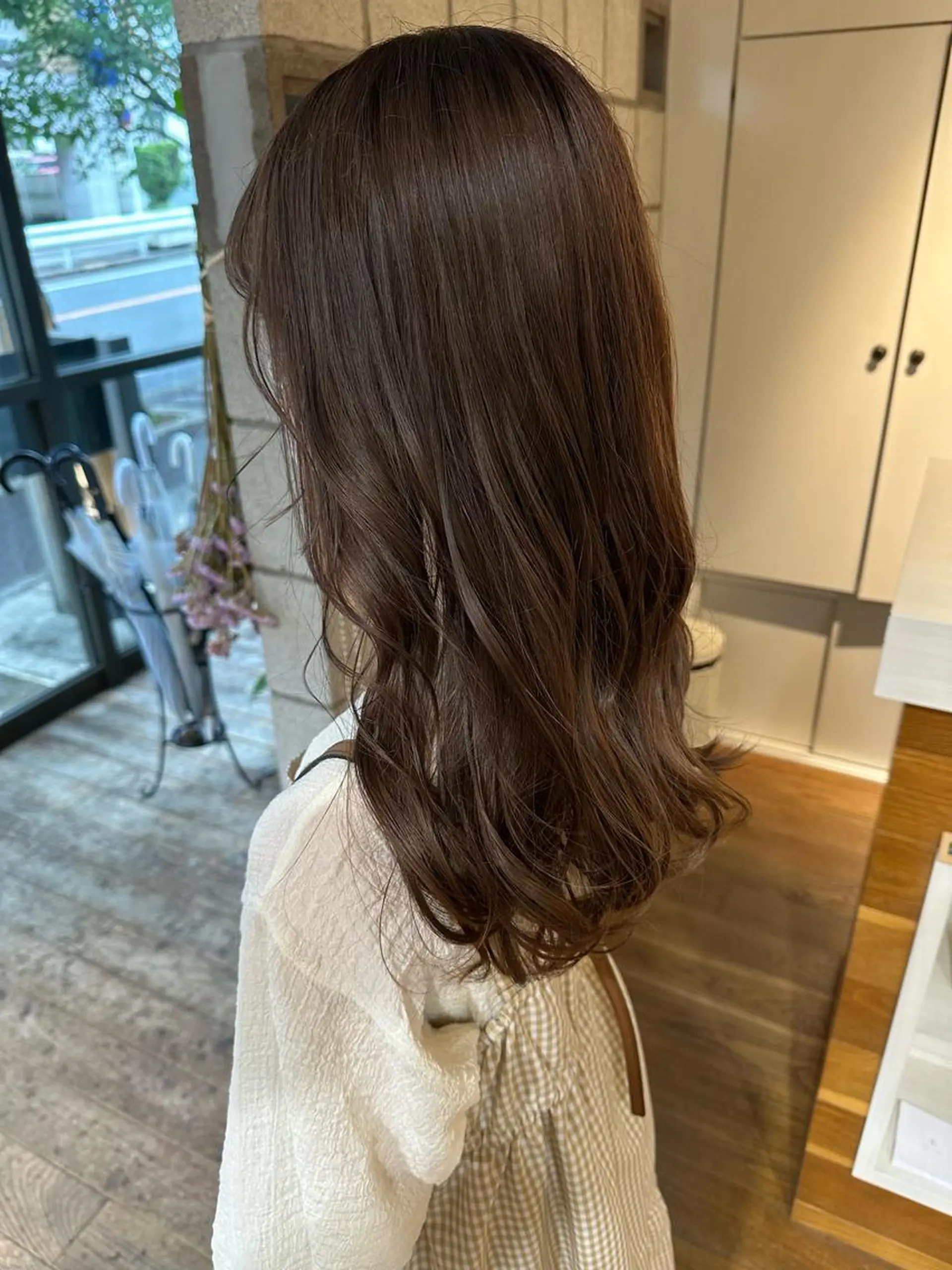 ロング カラー 塩澤 榛奈のヘアスタイル