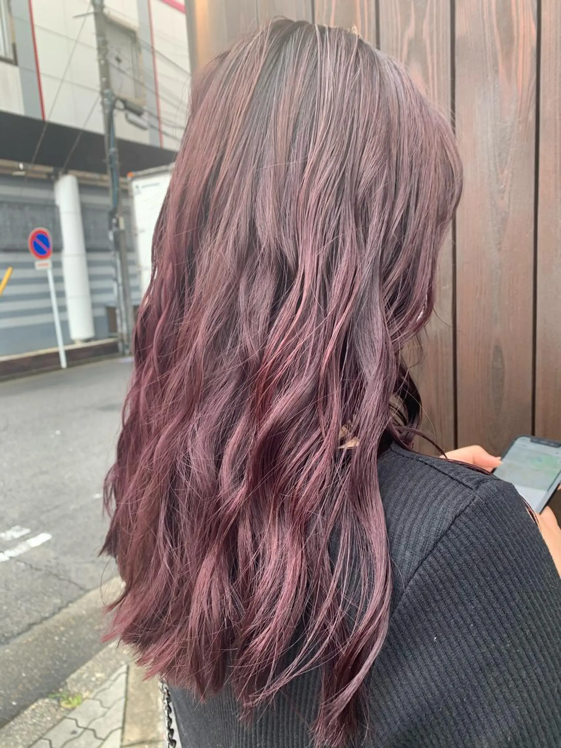 ロング カラー レッドカラー イワタ マハ/ minim hairのヘアスタイル