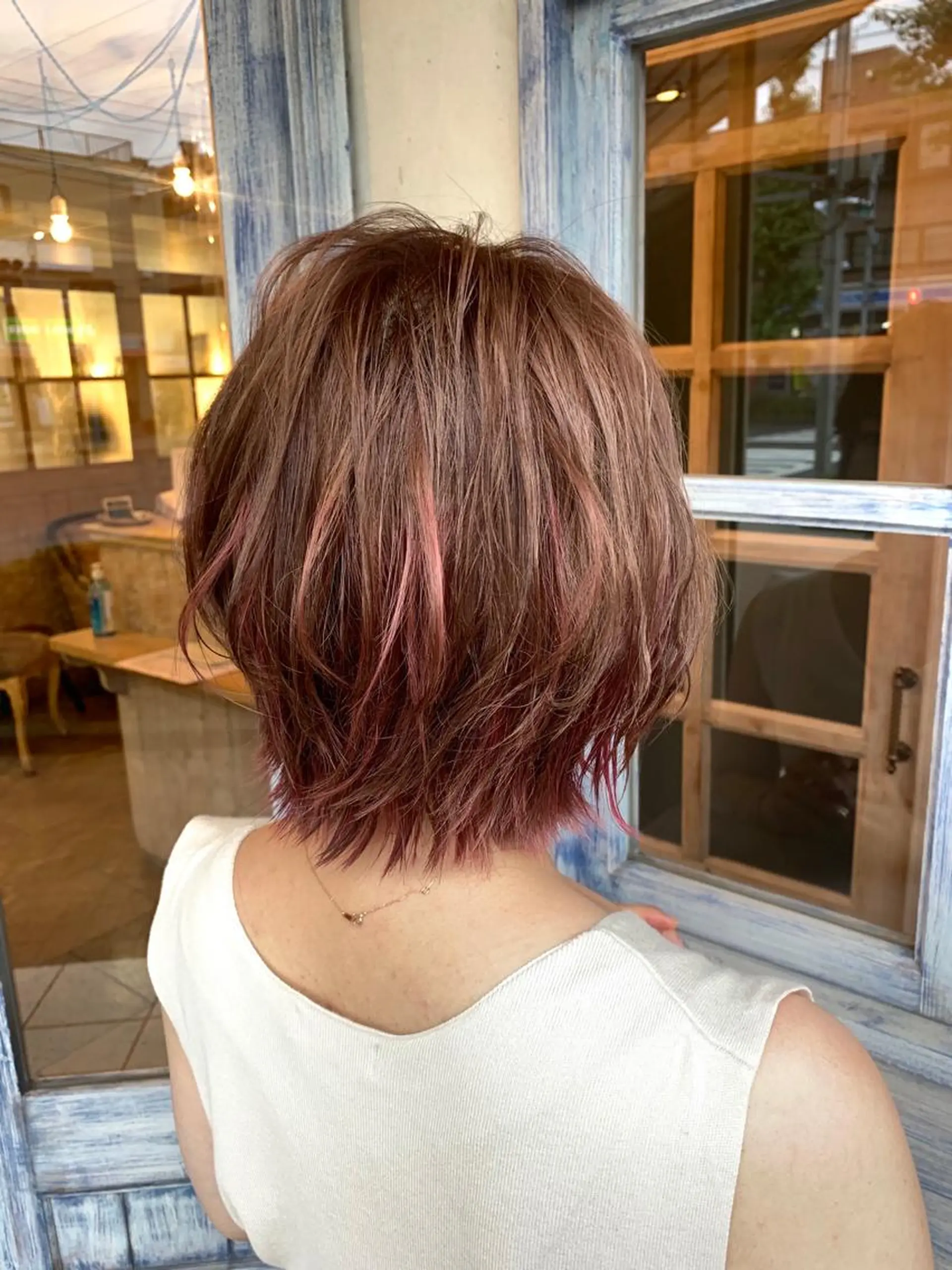 ショート カラー ハイライトカラー ピンクカラー くびれヘア ハイライト ショートヘア カット 森 早希絵のヘアスタイル