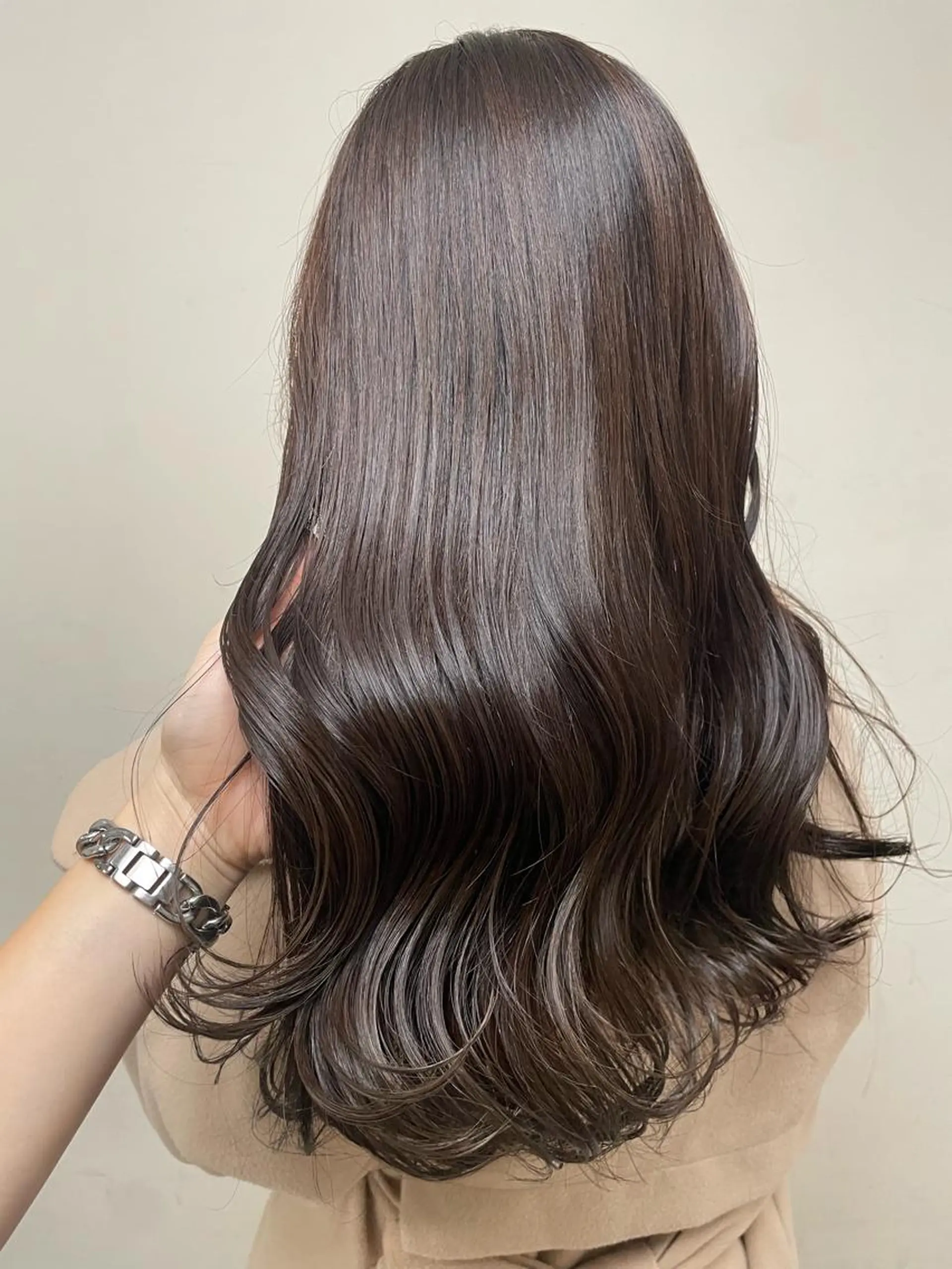 セミロング 髪質改善カラー 🫧川井麻由のヘアスタイル