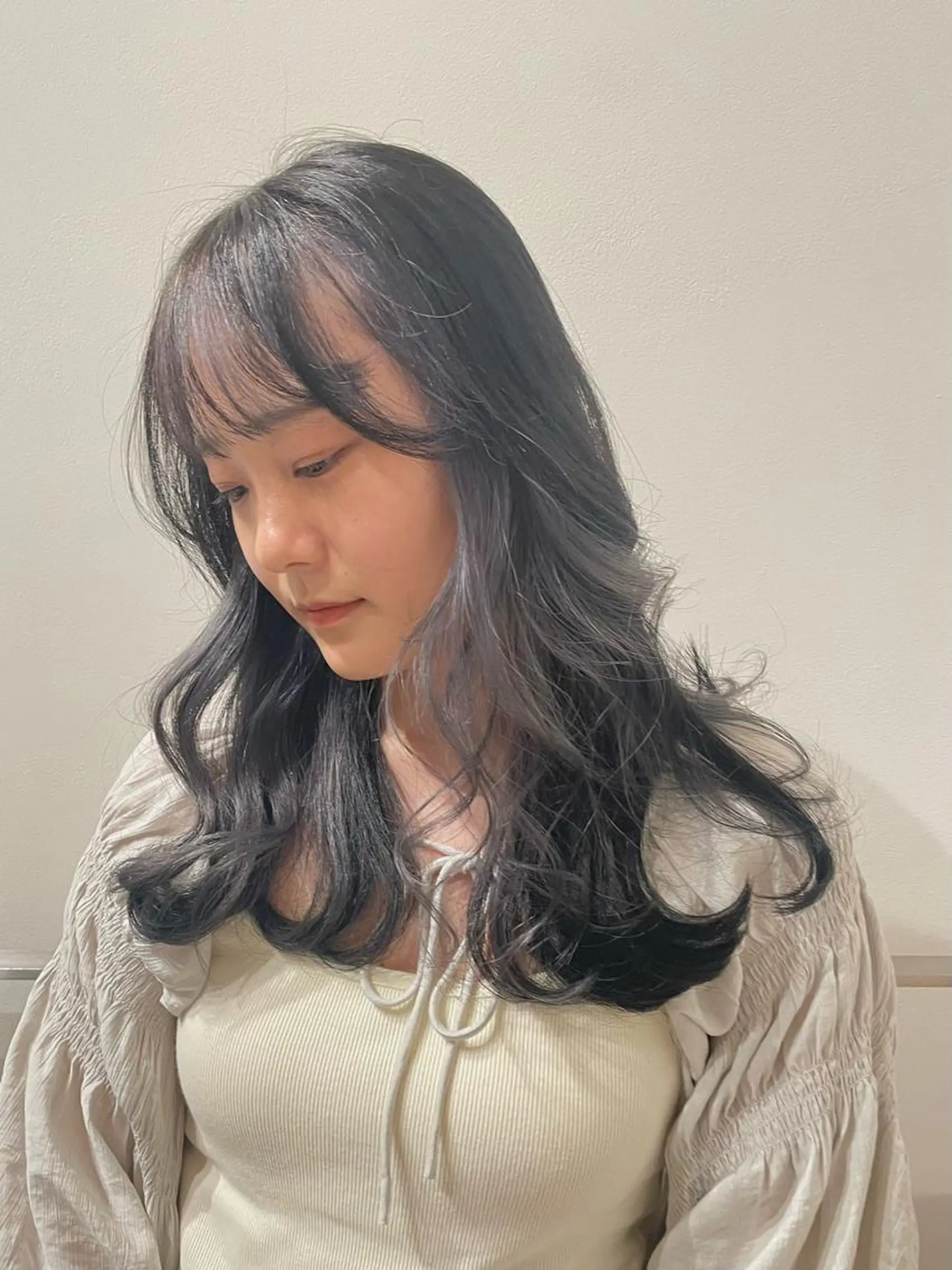 ミディアム カット ヘアカラー トリートメント ヘアセット ニュアンスハイトーン 🌙サイダサキのヘアスタイル