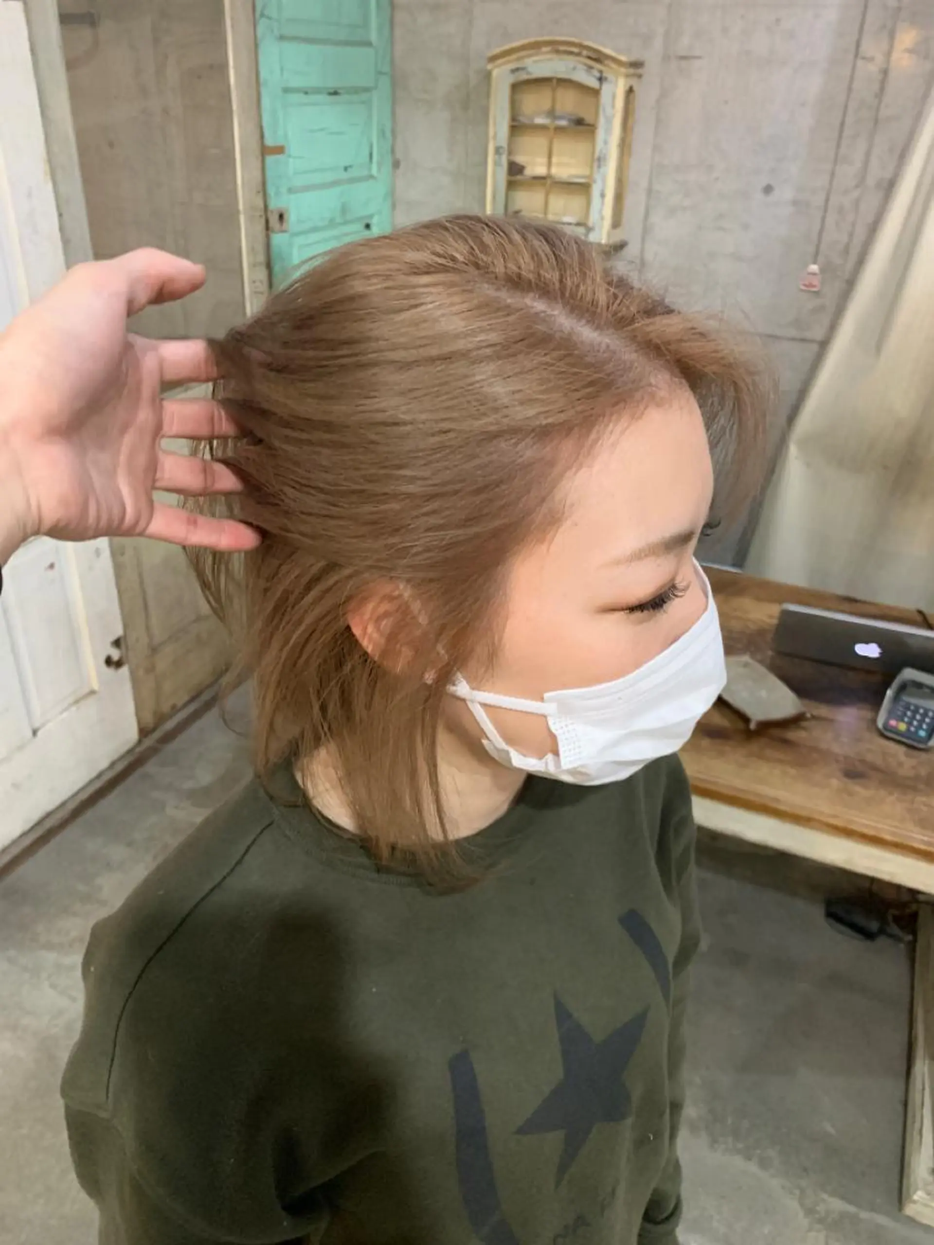 ショート カラー ヘアアレンジ キッズ ショートボブ バレイヤージュ ブリーチ ケアブリーチ 透明感カラー 🌈難波🌈ベージュ カラー【ヒロム】のヘアスタイル