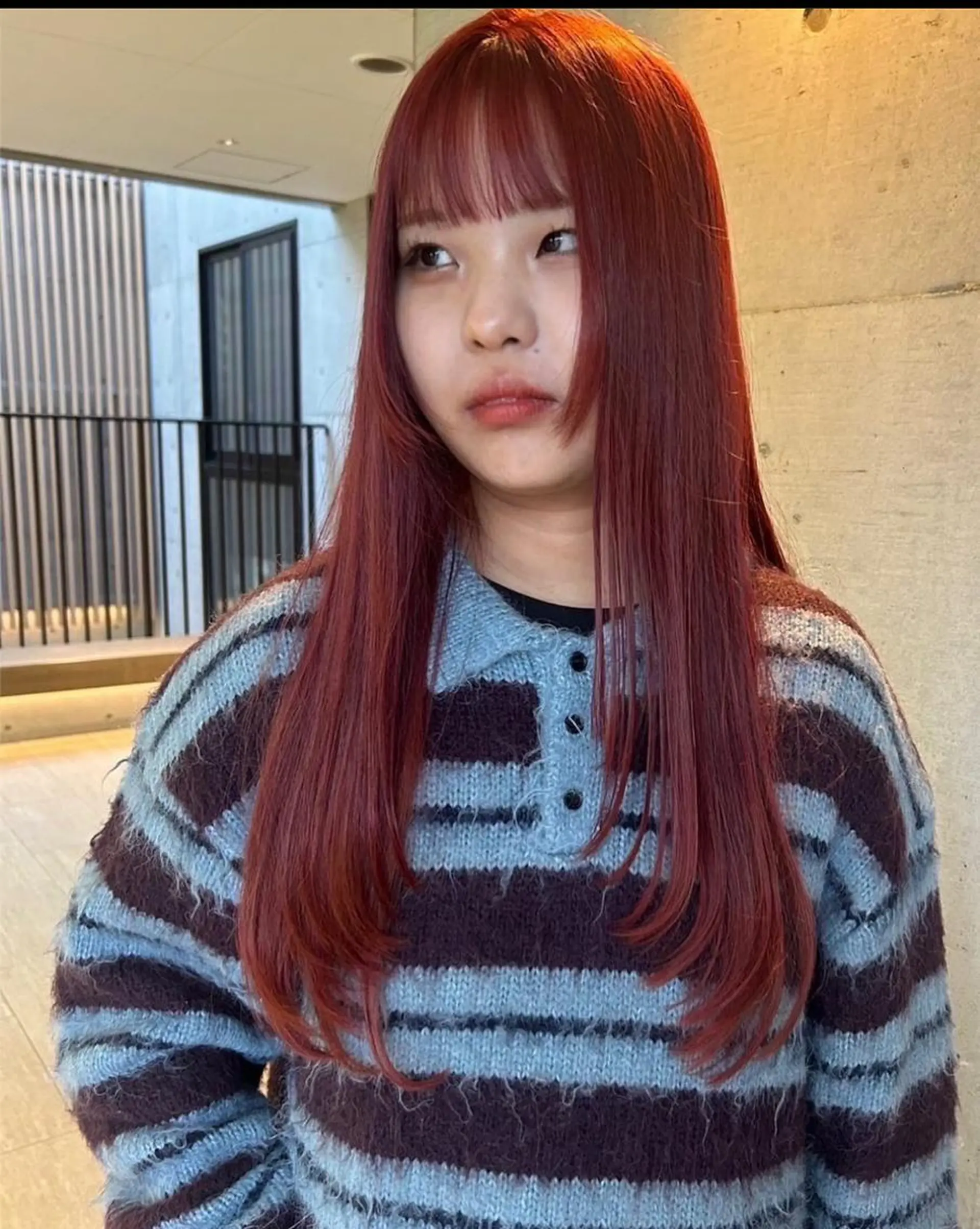 ロング カラー ブリーチ レッドカラー ヘアカラー qiie/天神・大名 インナーカラーのヘアスタイル