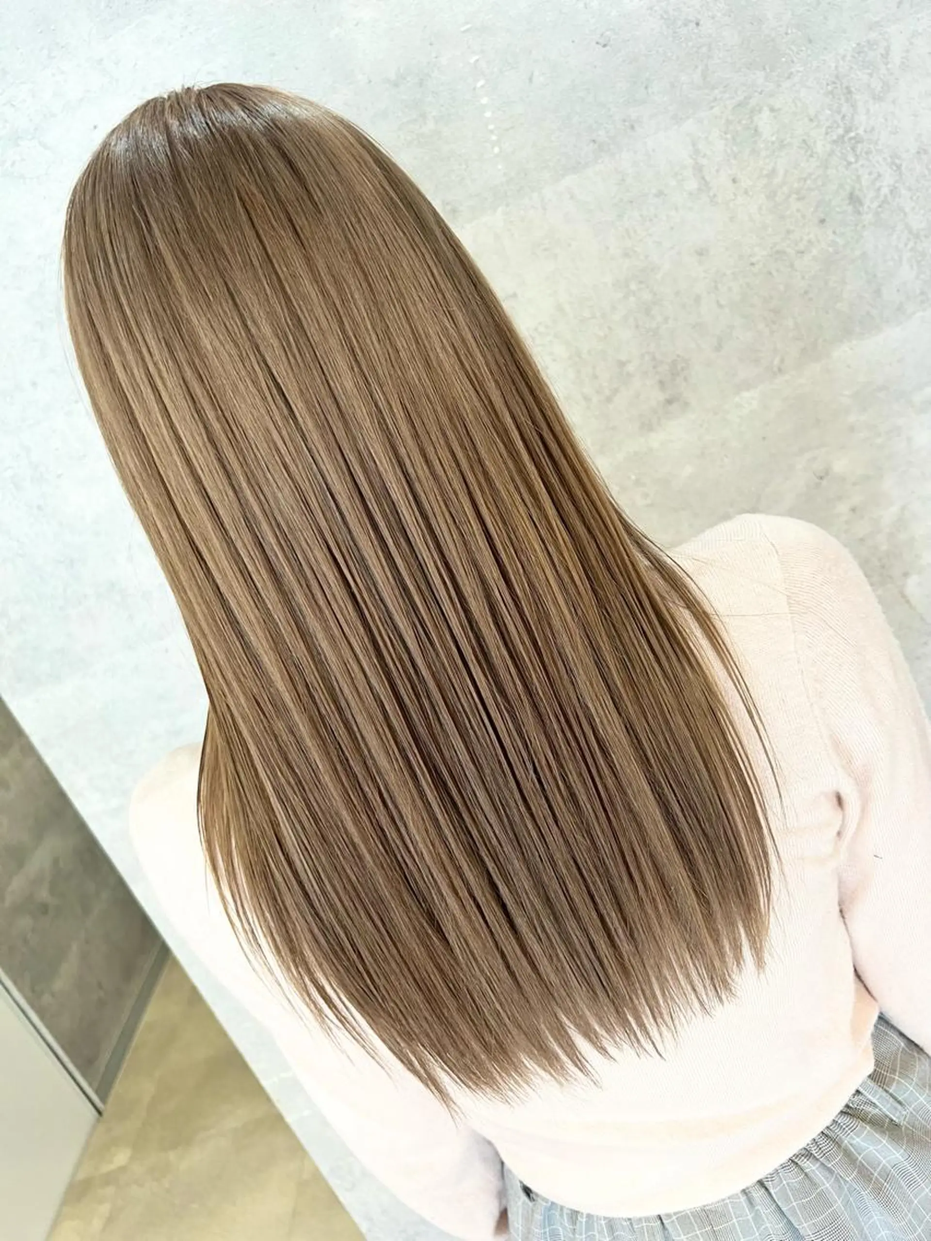 カラー ベージュカラー ミルクティーベージュ ヘアカラー 寺嶋 貴大のヘアスタイル