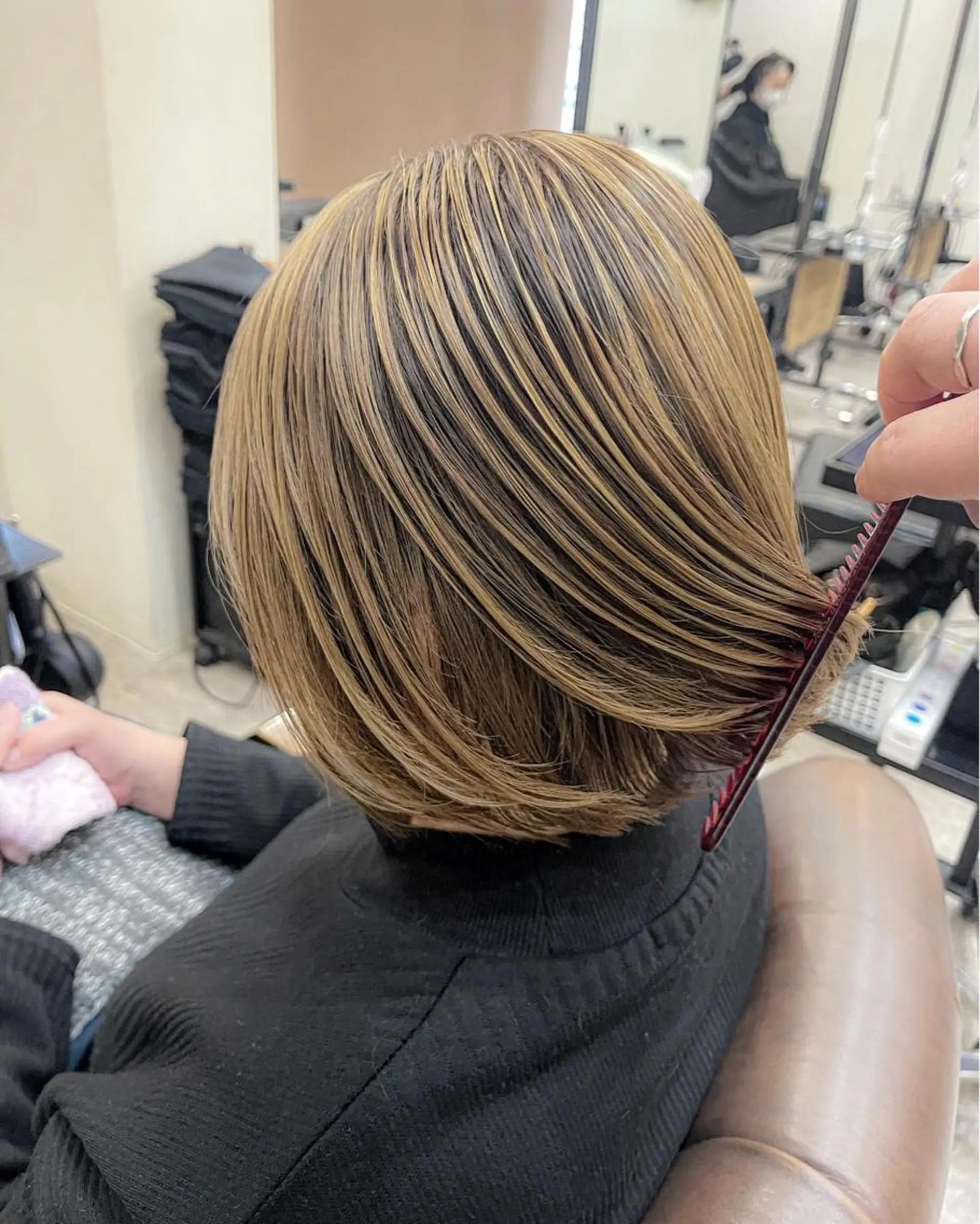ショート カラー ベージュカラー ブリーチ ケアブリーチ ダブルカラー ハイライトカラー OAK溝の口 𖠋SHINYAのヘアスタイル