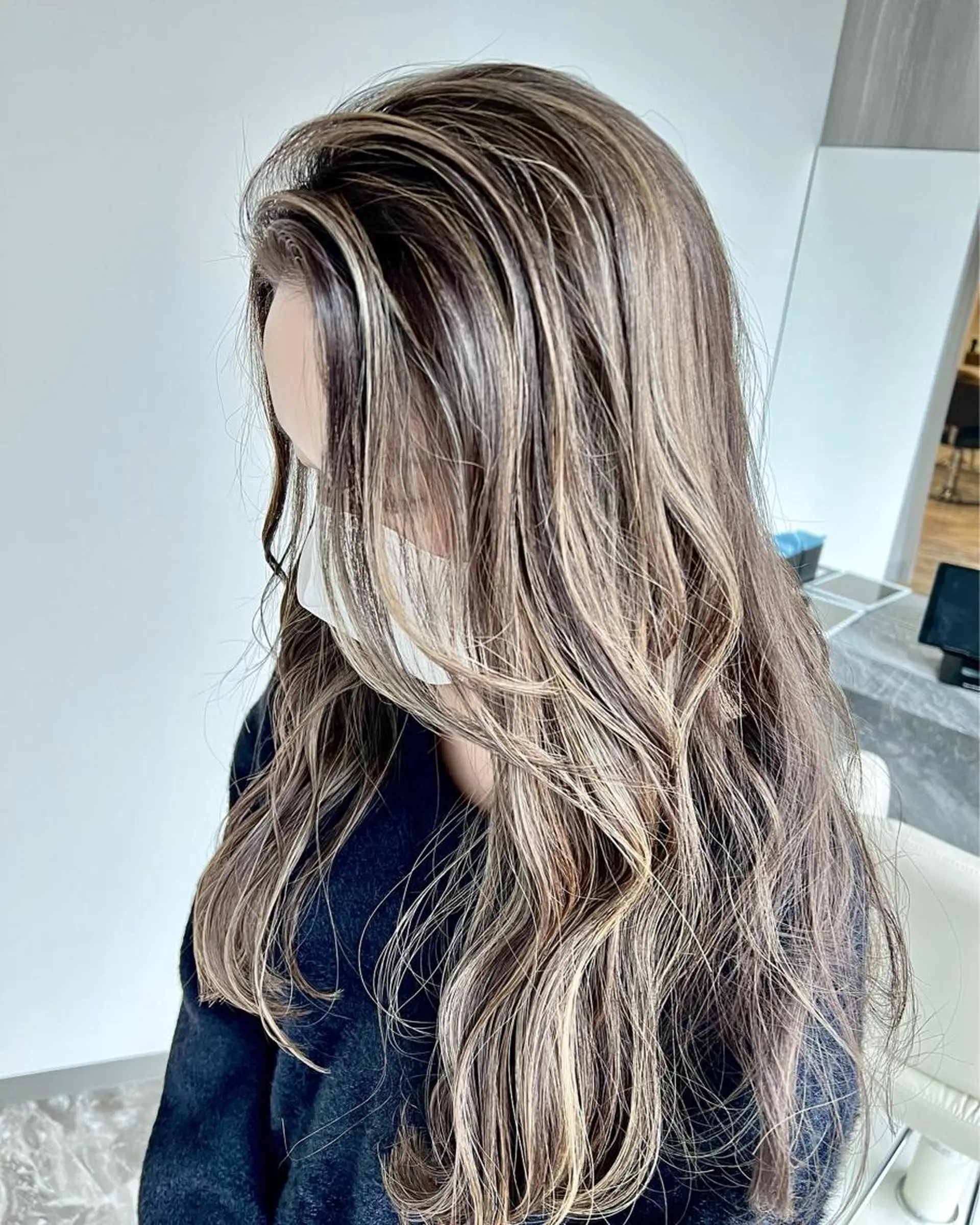 セミロング ハイライト レイヤーカット ヘアカラー トリートメント ブリーチ毛に縮毛矯正 ✨カラー✨山田 正幸のヘアスタイル