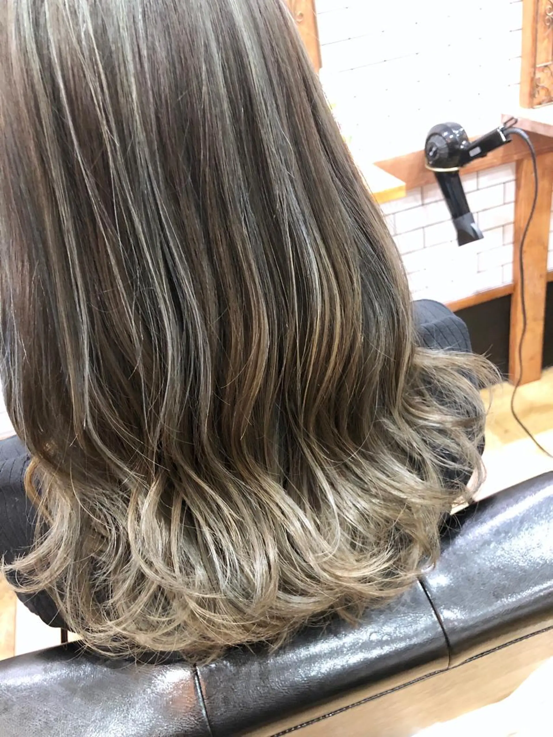 ミディアム カラー THREE所属・THREE 関根大のヘアスタイル