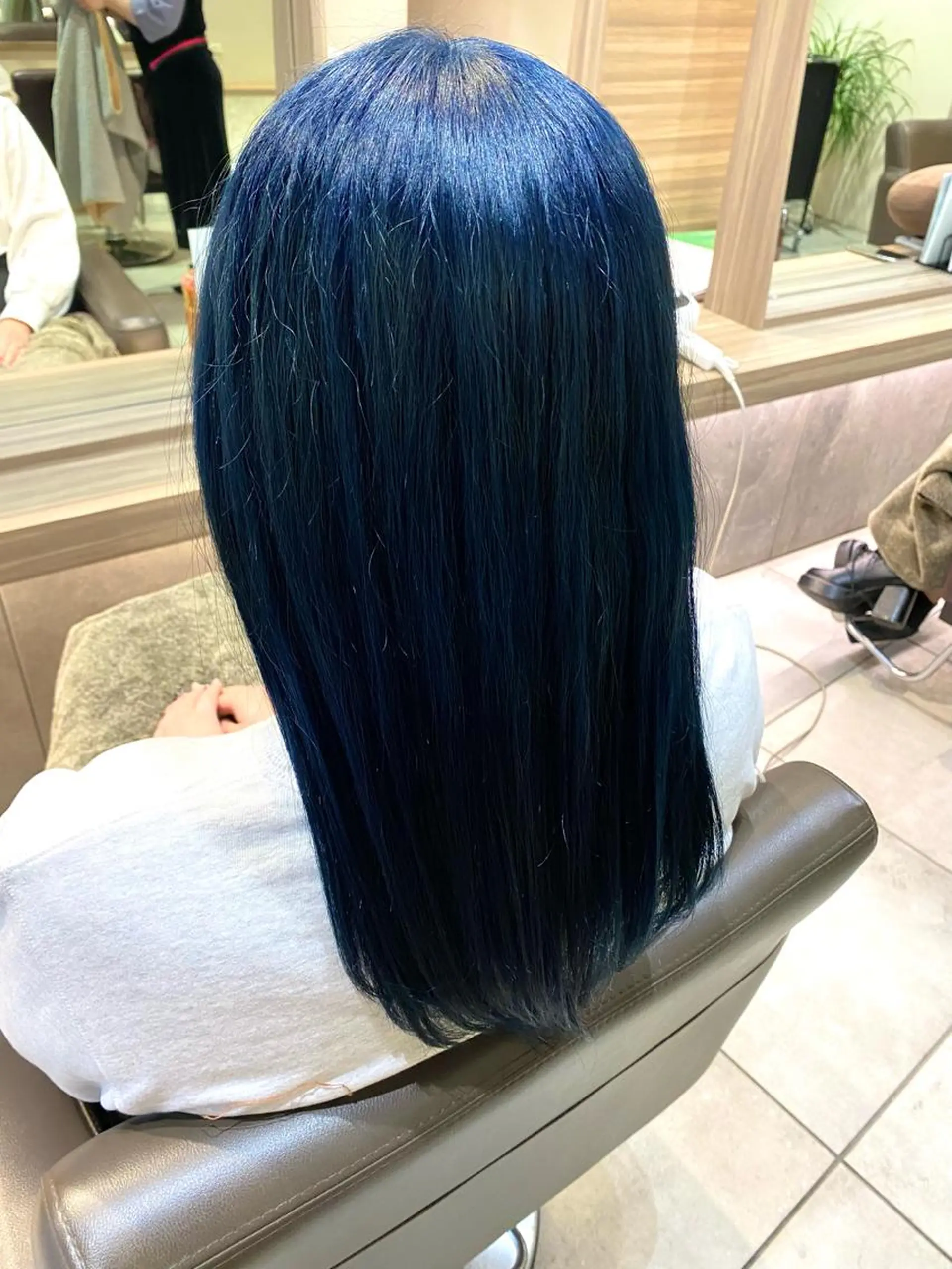 セミロング カラー ネイビーカラー ヘアカラー 川越 輝梨奈のヘアスタイル