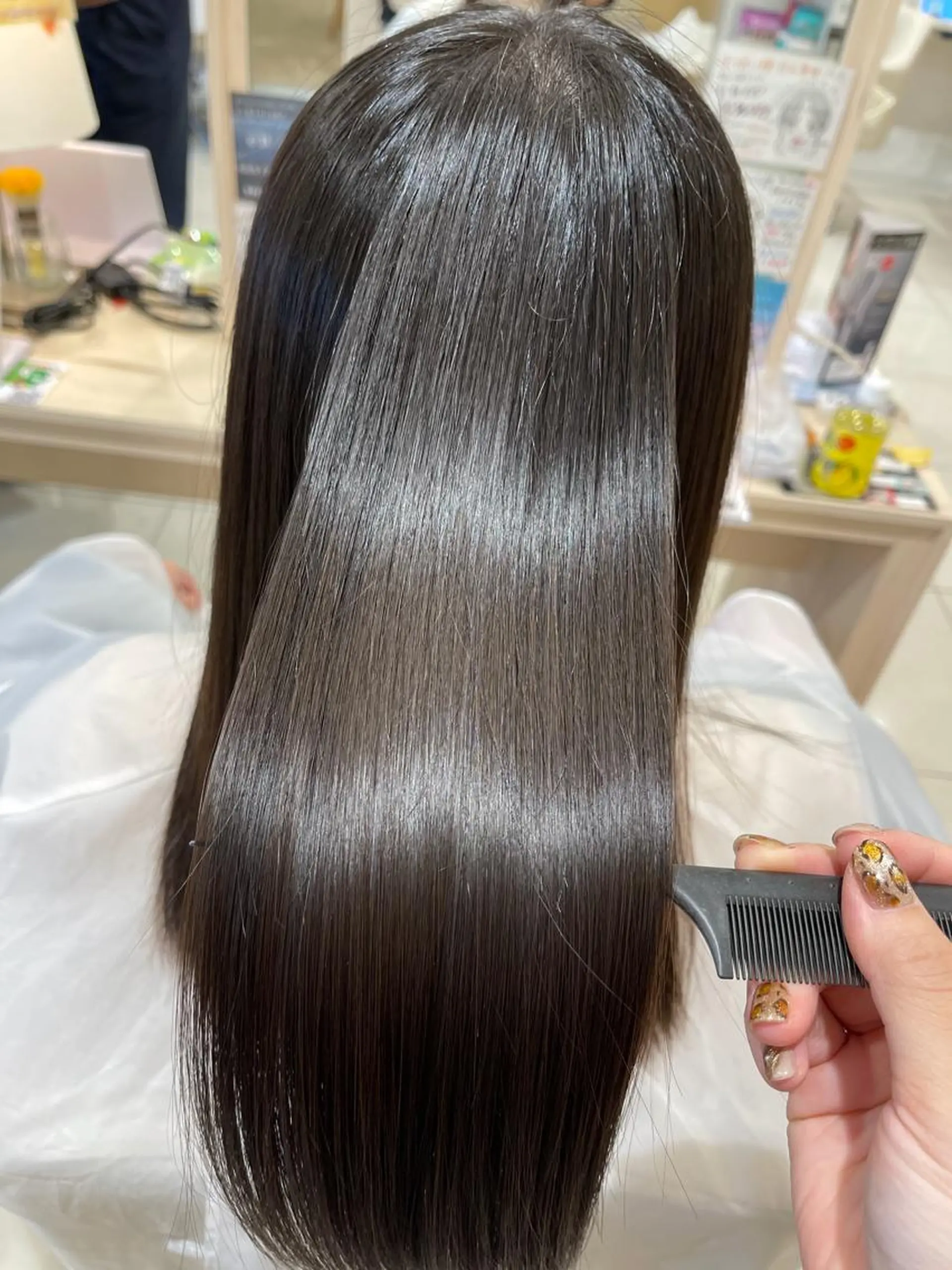 ロング 髪質改善 トリートメント カぺリベラ 寝屋川店のヘアスタイル