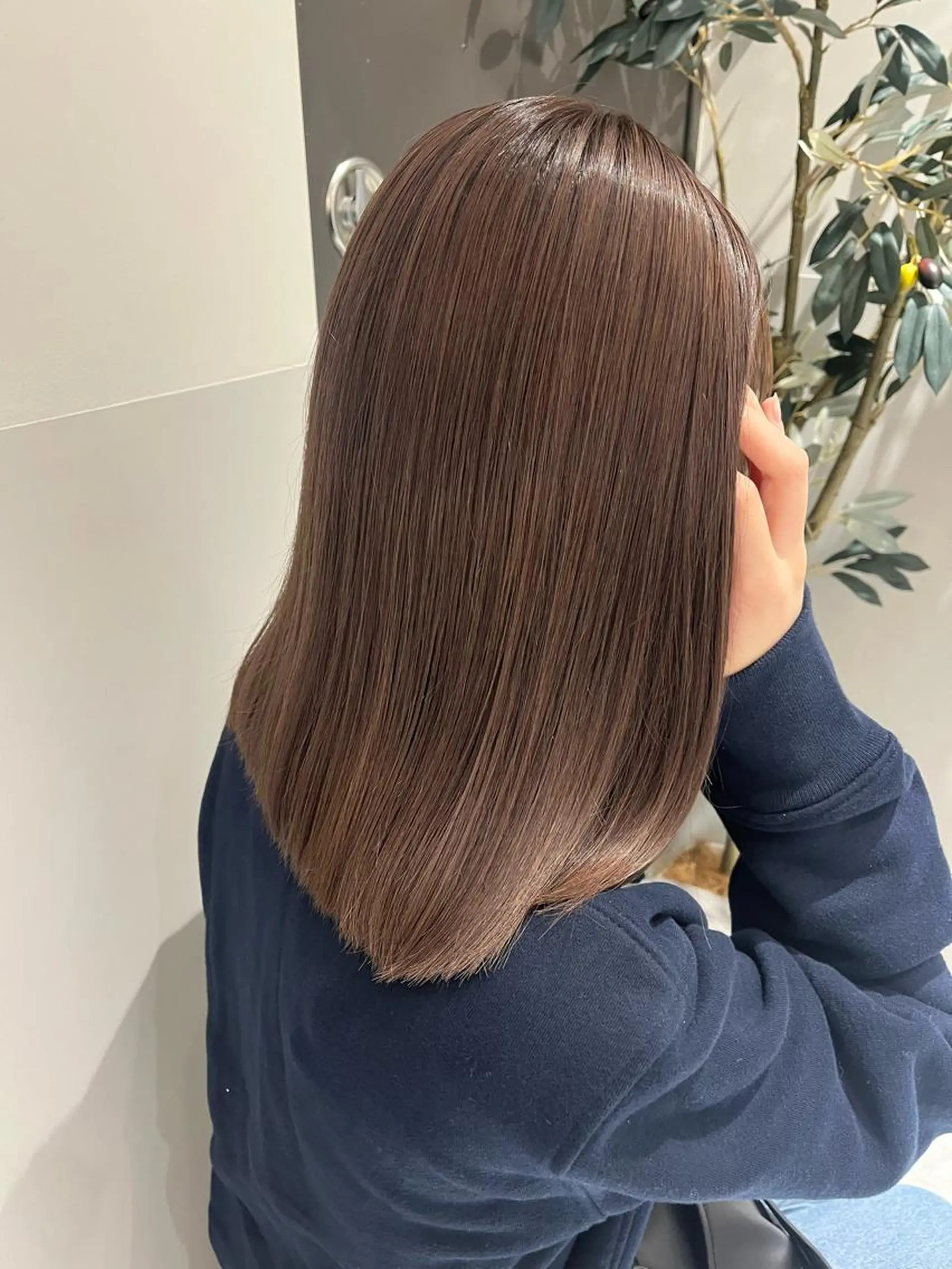 セミロング ヘアカラー aoi ♡グレージュ ・ベージュカラーのヘアスタイル