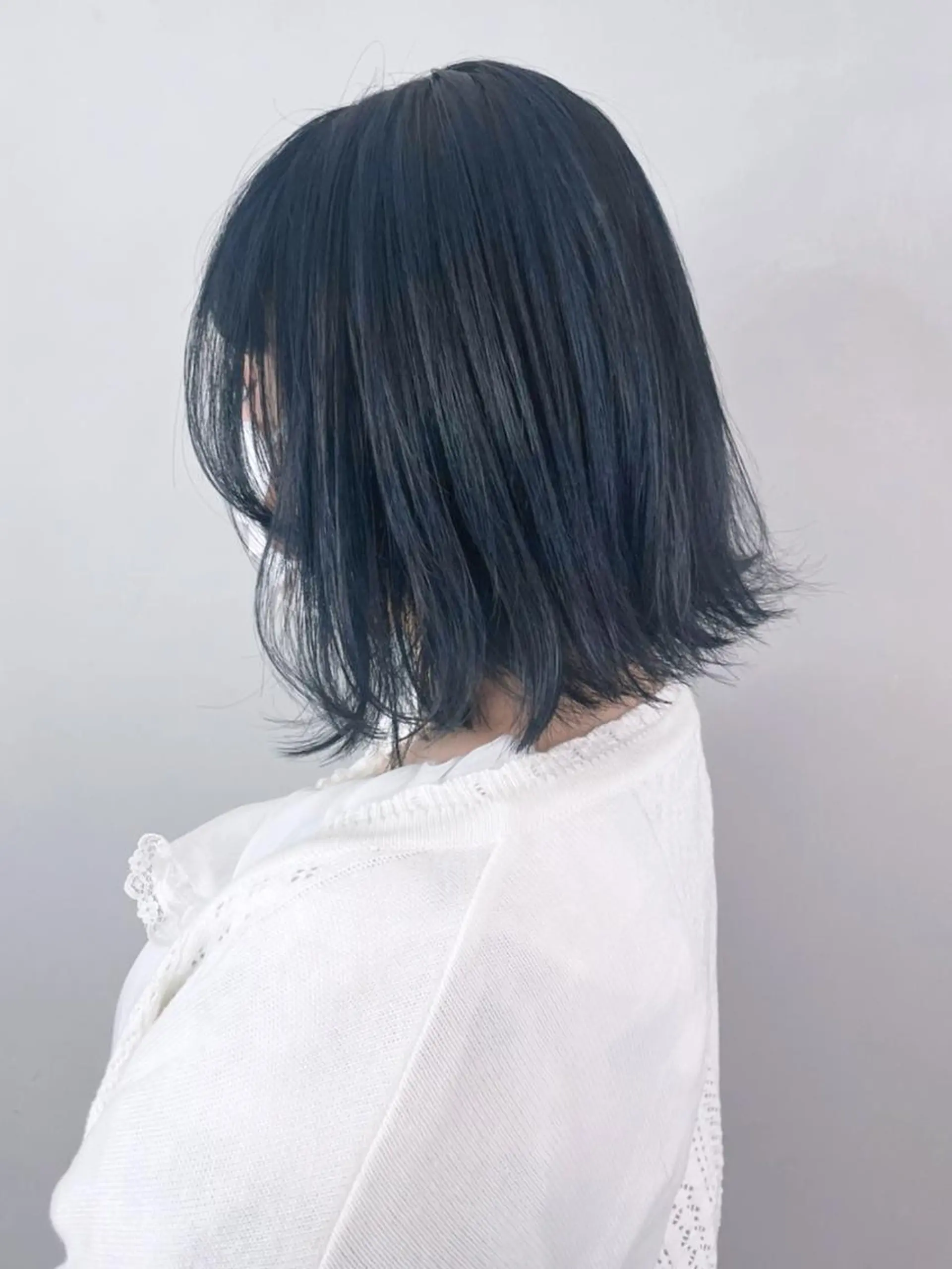 ミディアム カラー ヘアアレンジ パーマ 黒髪 ブルーカラー ブルーブラック ITbyALBUM 松戸のヘアスタイル