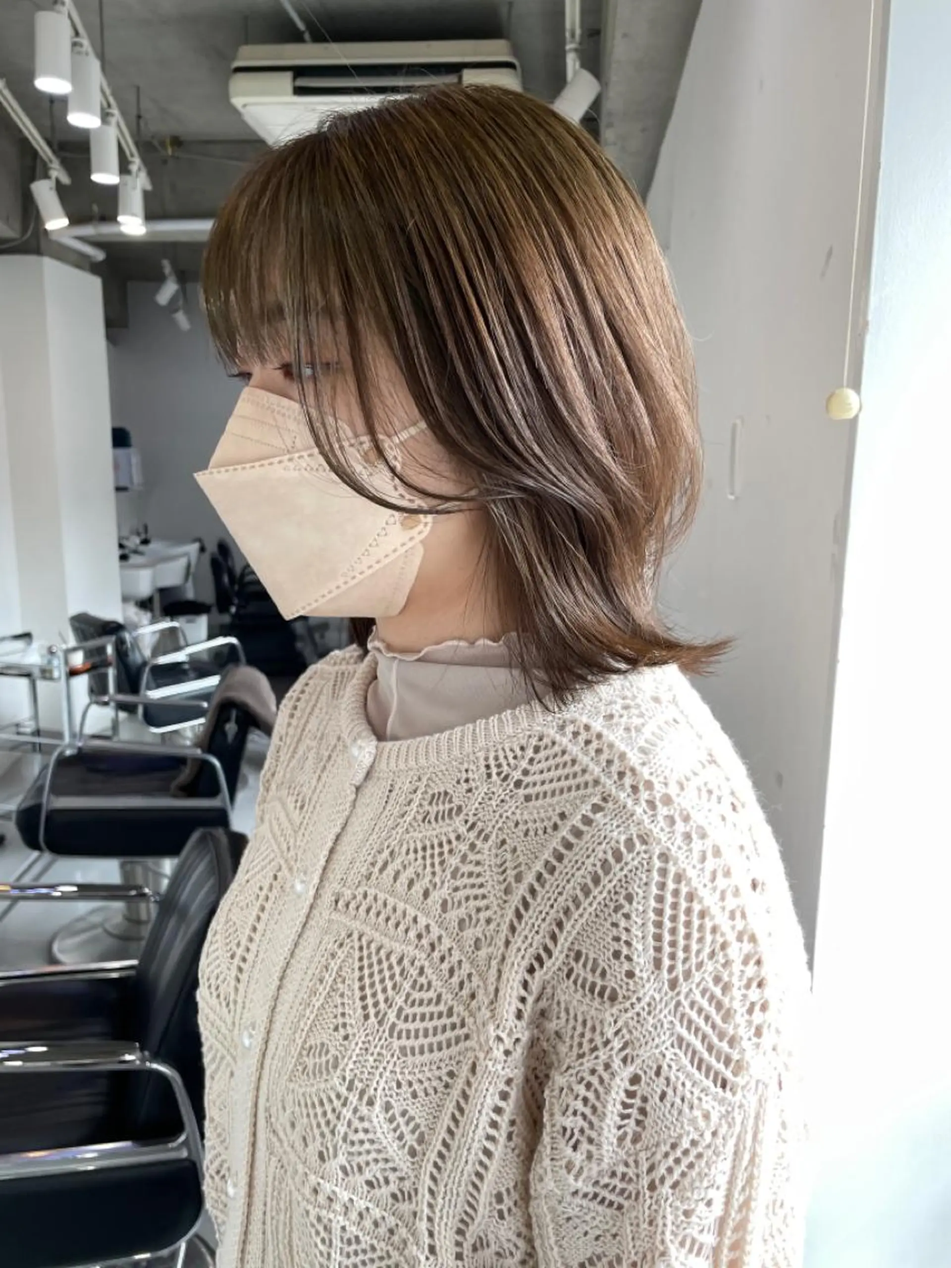 ショート カラー ベージュカラー ブリーチ ブリーチなしカラー オリーブベージュ silo所属・silo MOKA 顔周りカット🦦のヘアスタイル