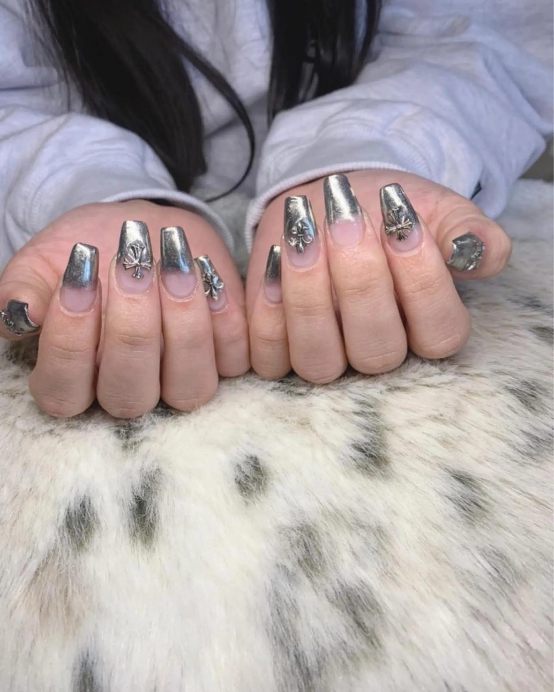 ネイル ミラーネイル シルバー *･*MIMnail *･゜ﾟ･*:･*のネイルデザイン