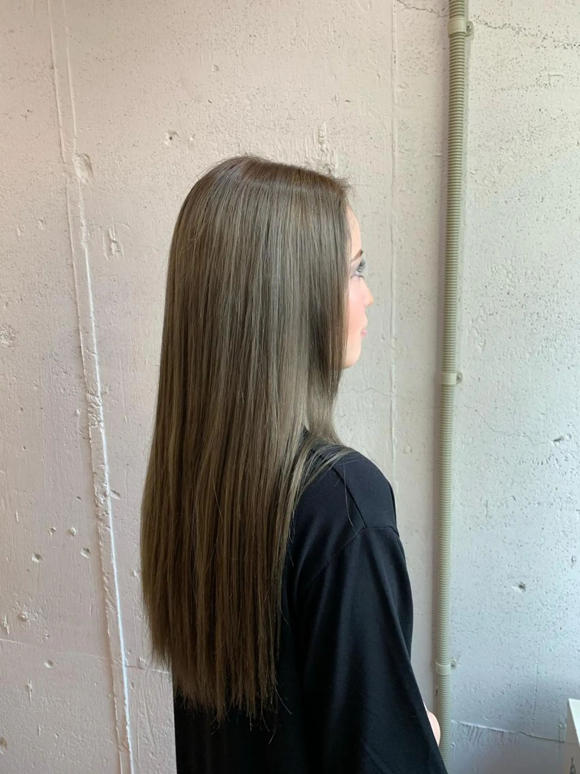 ロング カラー グレージュ シルバー シルバーグレージュ カット ヘアカラー トリートメント 💛丁寧さNo.🥇 🧸片山智裕💛のヘアスタイル