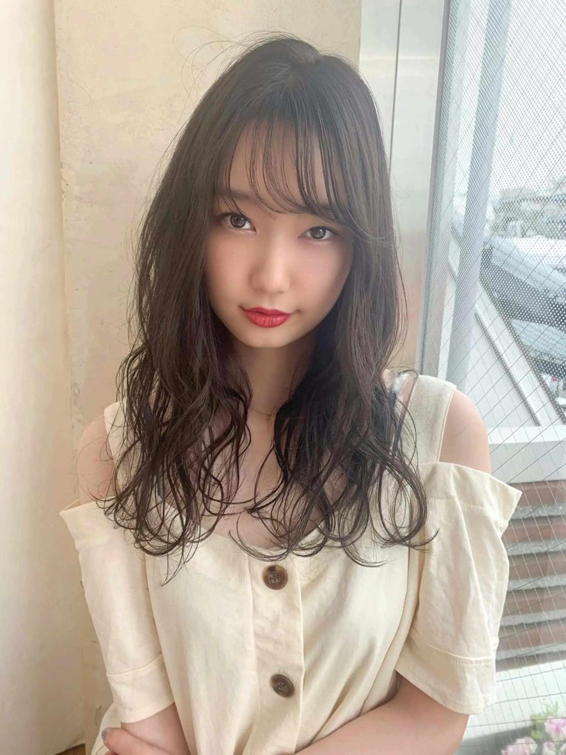 ロング カラー 韓国風ヘア シースルーバング カット ヘアカラー 藤間 帆乃夏（とうまほのかのヘアスタイル