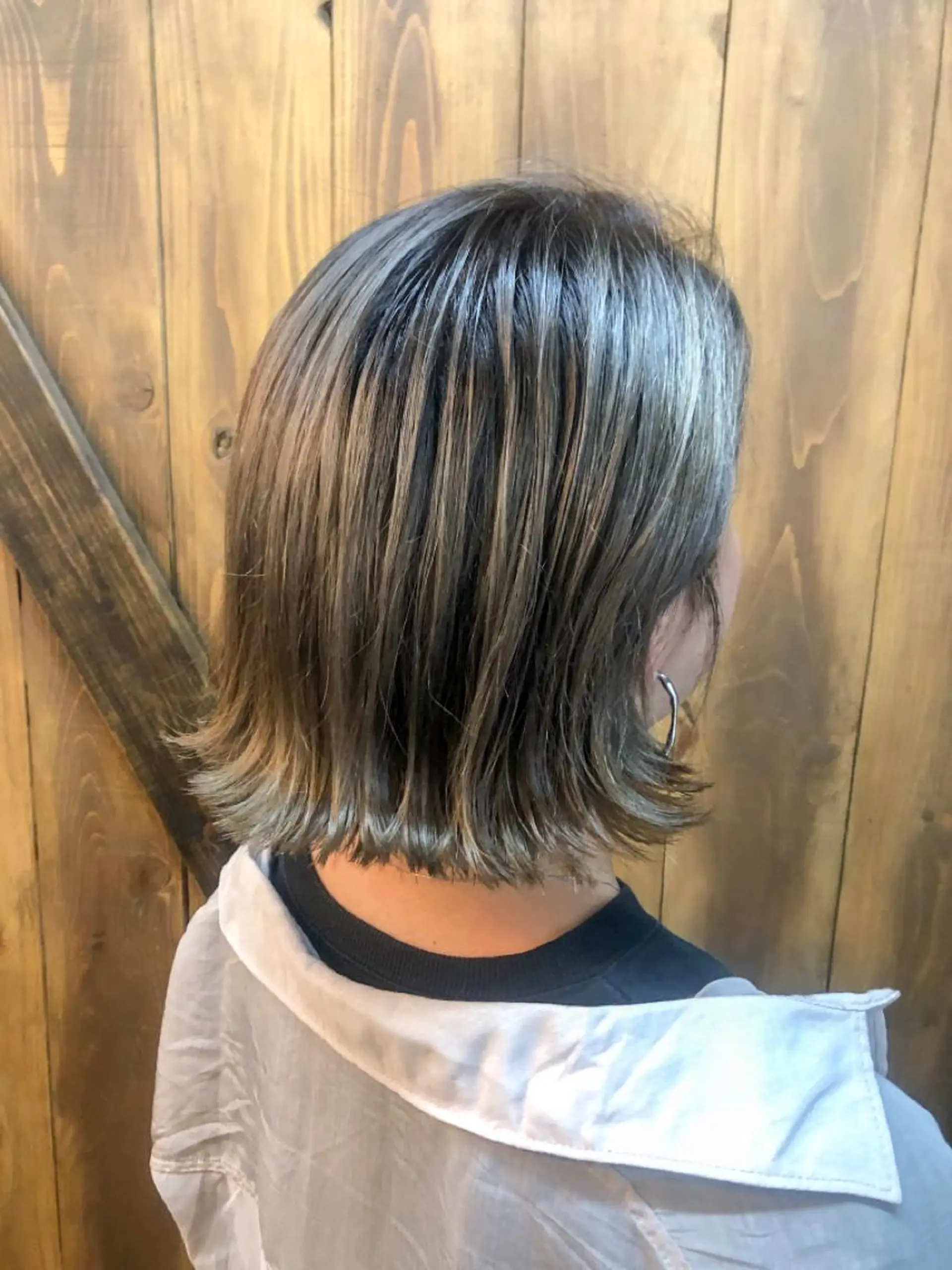 ショート カラー 切りっぱなしボブ グレージュ ハイライトカラー ボブ ハイライト カット ヘアカラー NAGON STYLE  MICI所属・佐藤 美聡のヘアスタイル