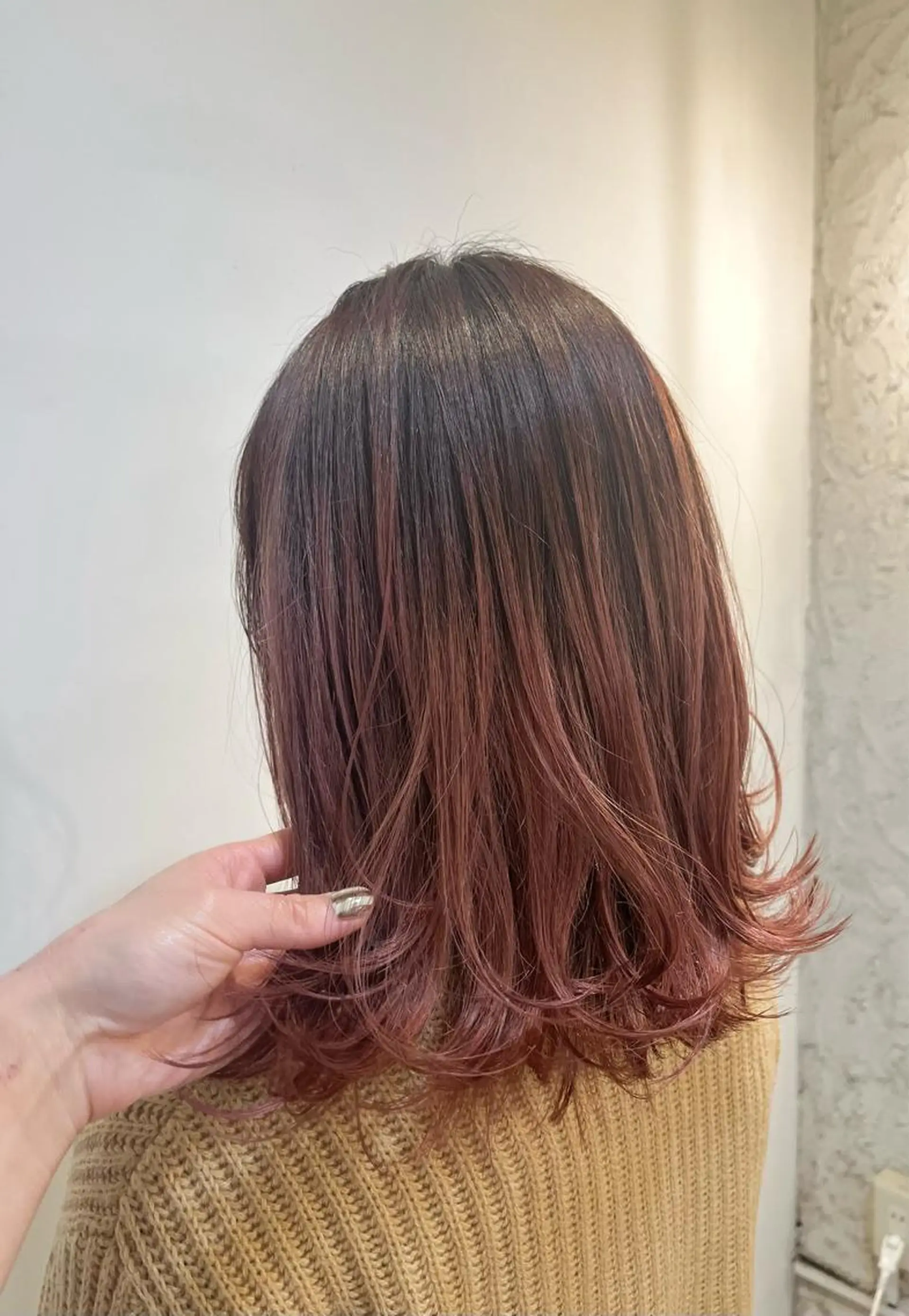 ミディアム カラー ベージュカラー グラデーションカラー ピンクカラー ピンクベージュ ヘアカラー トリートメント よこもり あいのヘアスタイル