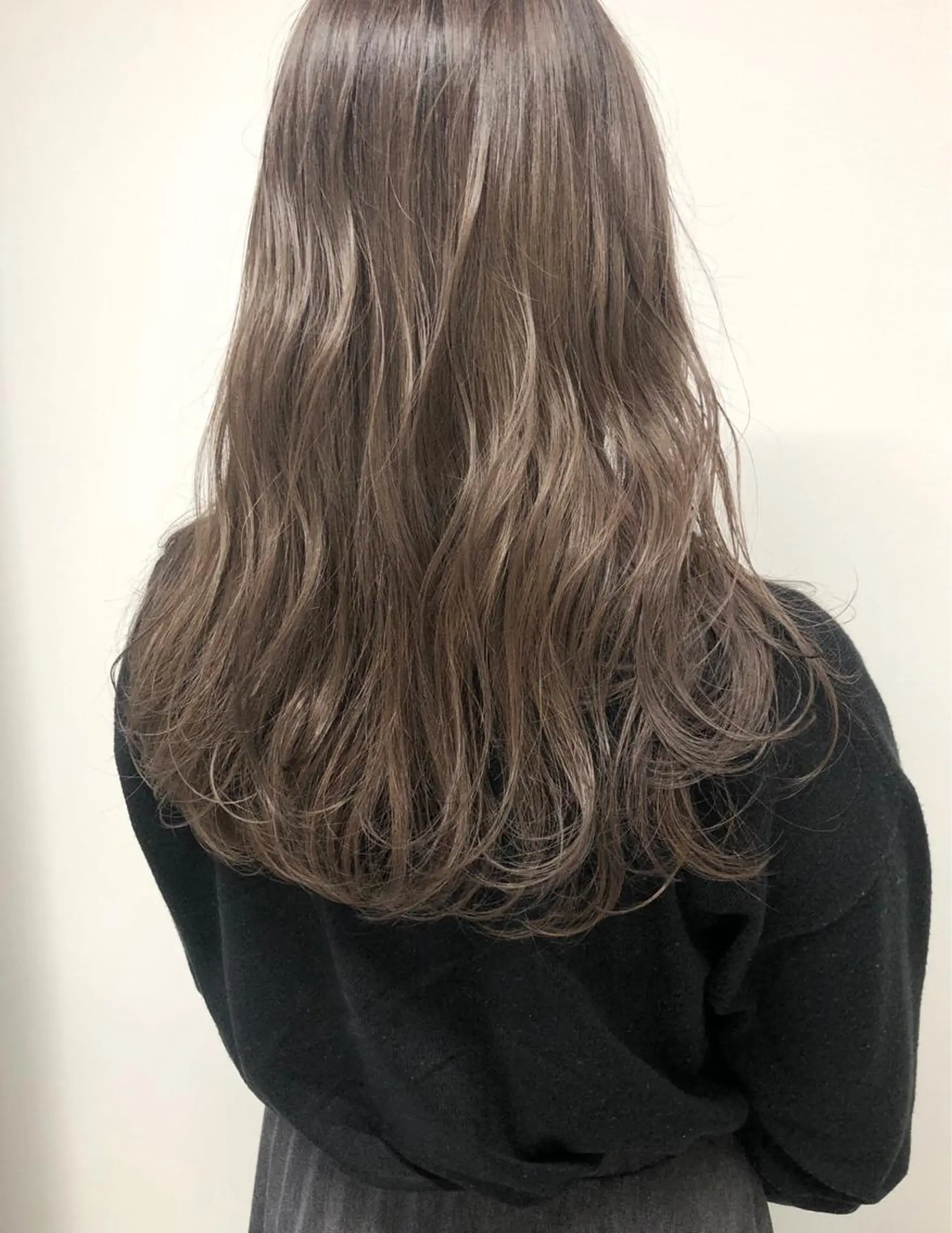 セミロング カラー ベージュカラー ミルクティーベージュ カット ヘアカラー 永野 正芳のヘアスタイル