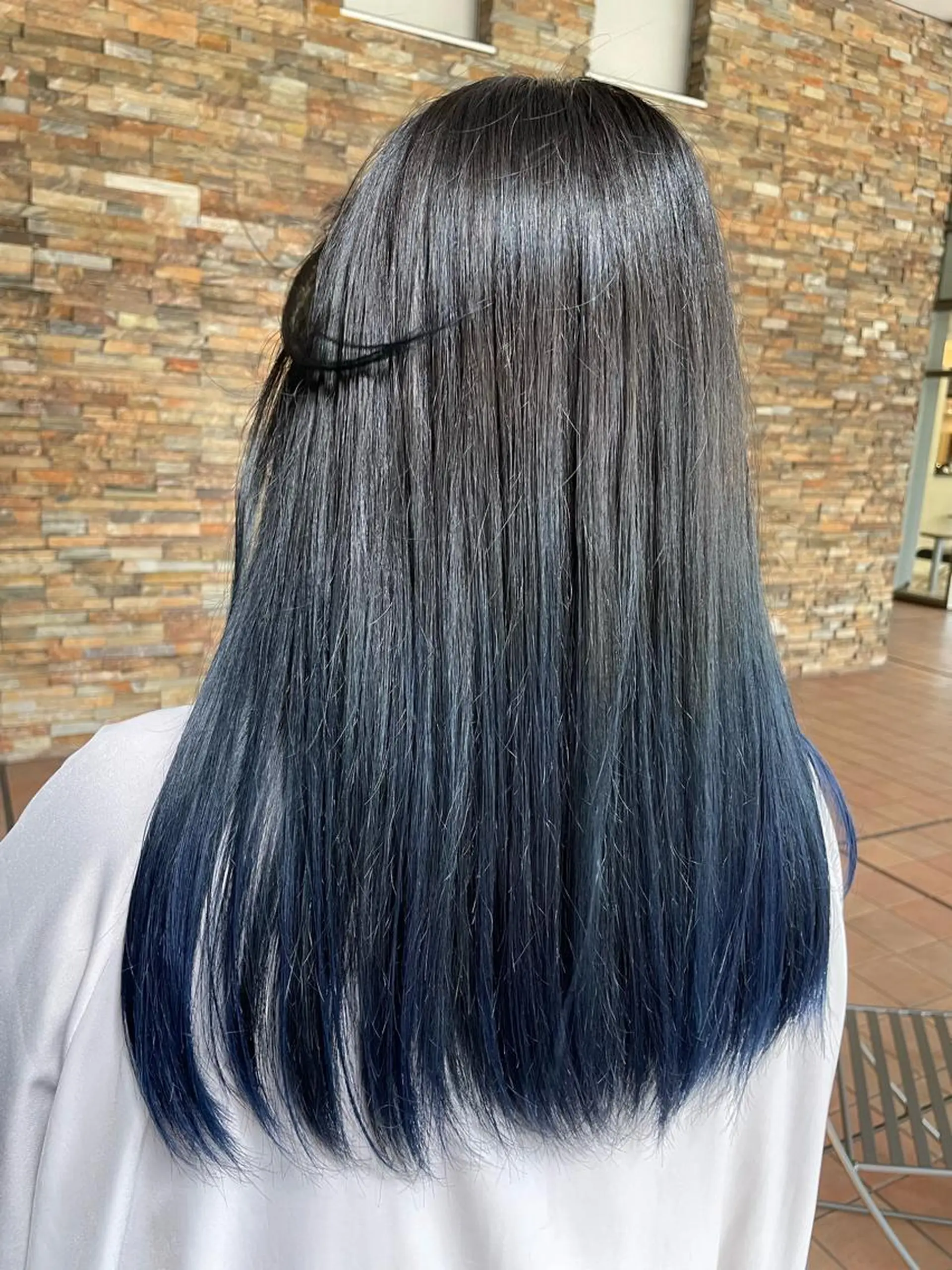 セミロング 髪質改善 カット ヘアカラー 肌までキレイ見え✨️ 赤み消し特化のヘアスタイル
