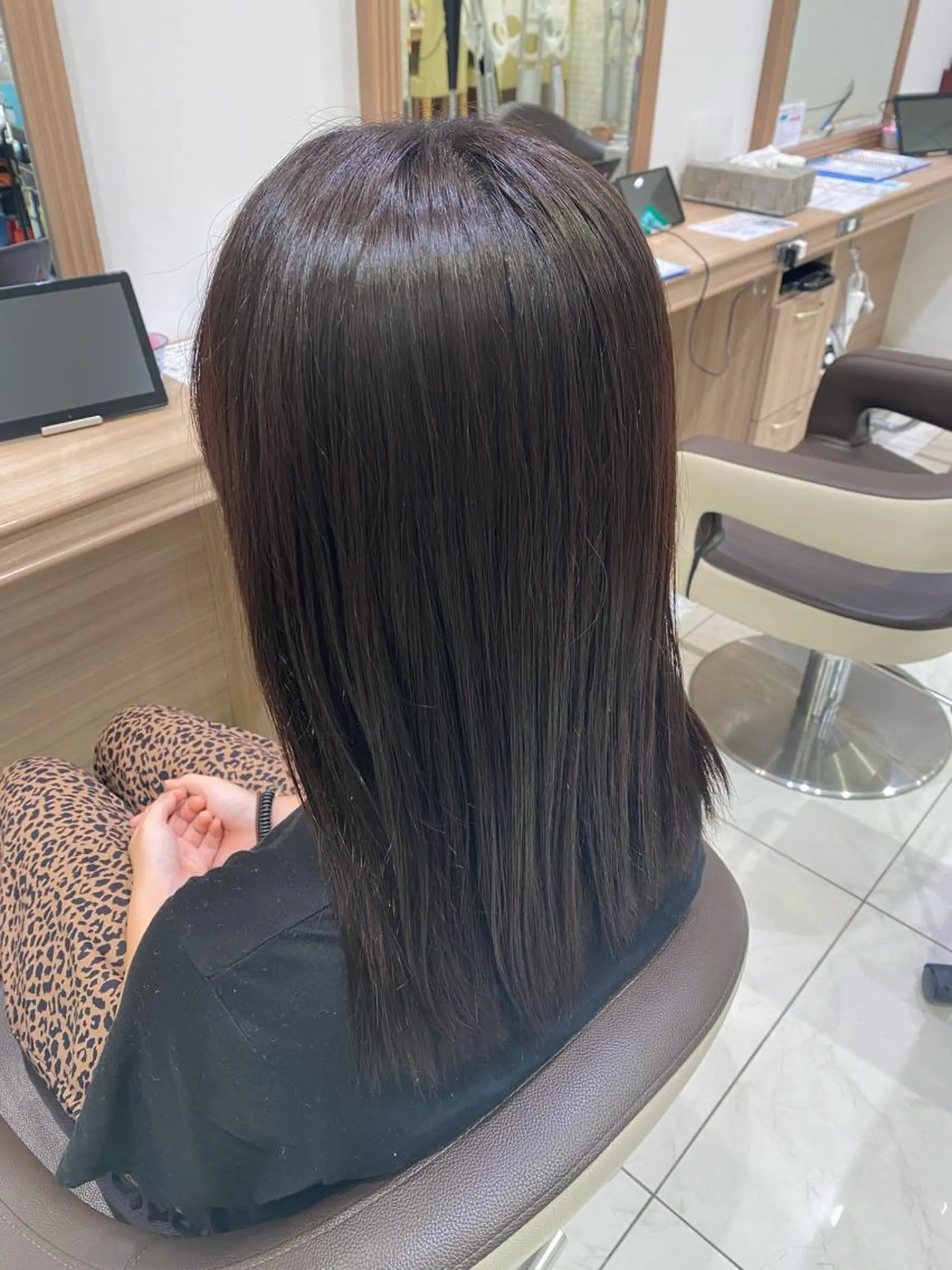 ミディアム 縮毛矯正 奥村 美郁子のヘアスタイル