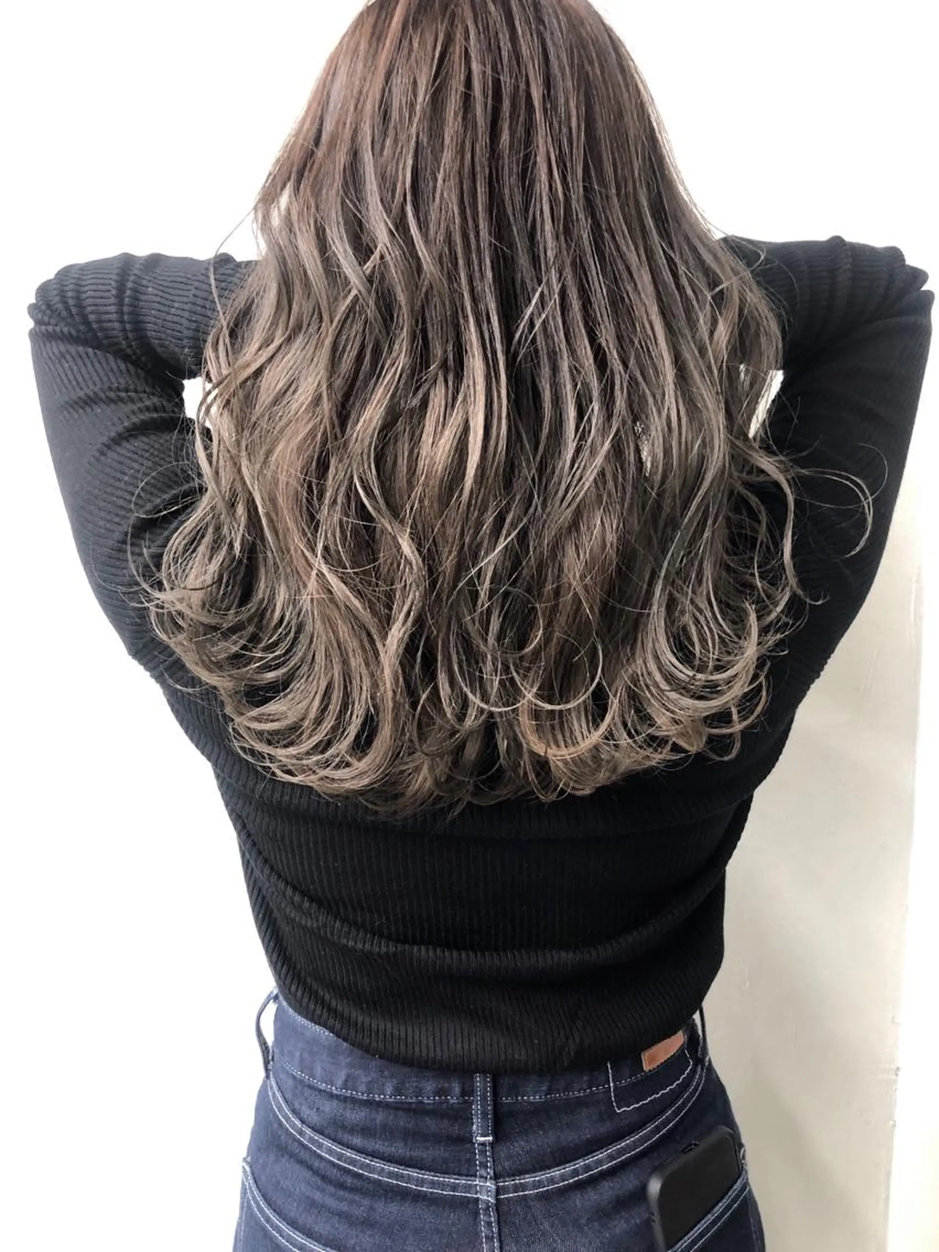 ロング ハイライト ヘアカラー トリートメント 小澤大輔 YOLO hairのヘアスタイル