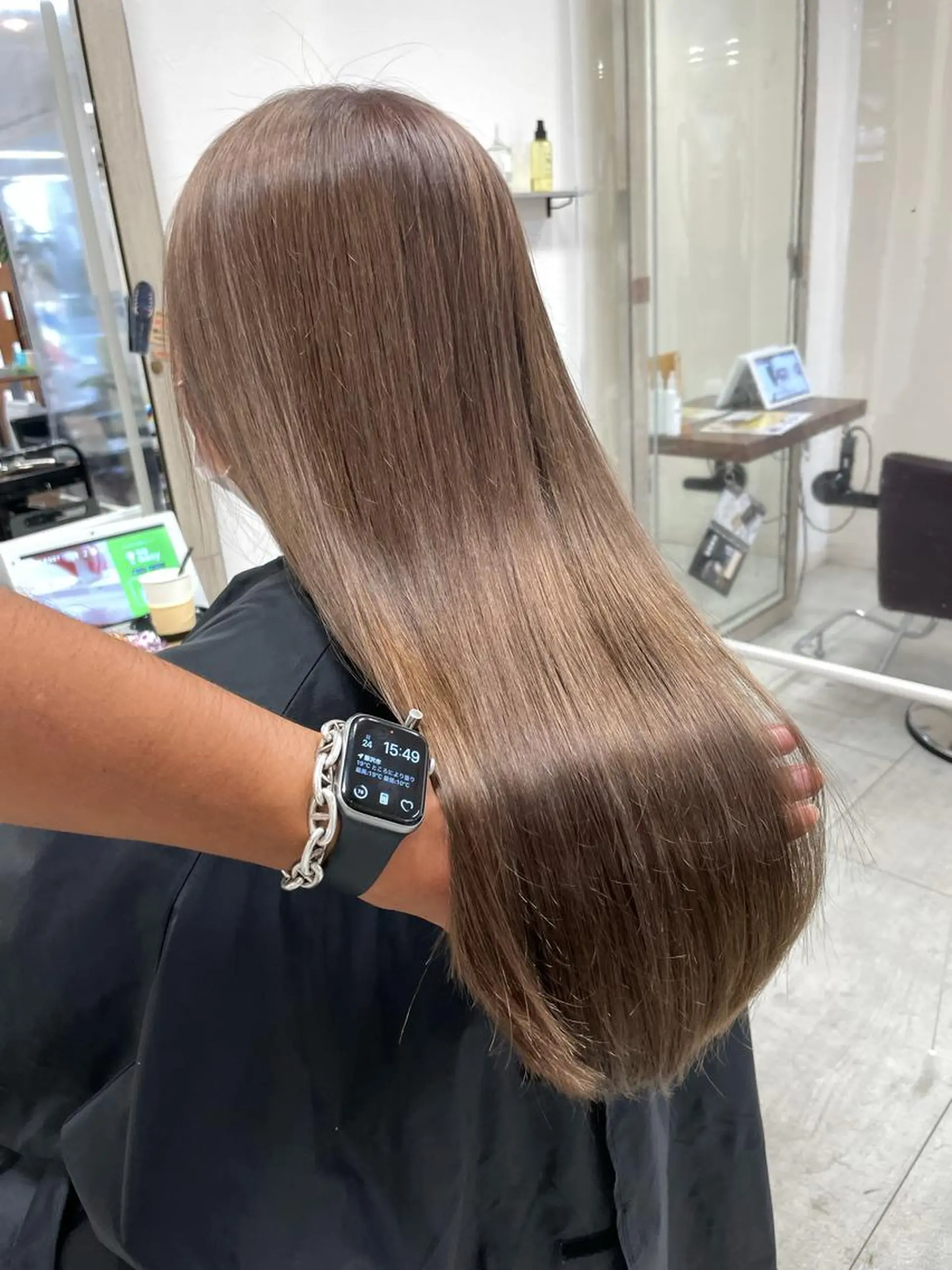 ロング カラー ベージュカラー ヘアカラー カラー職人/上川原 雄飛のヘアスタイル