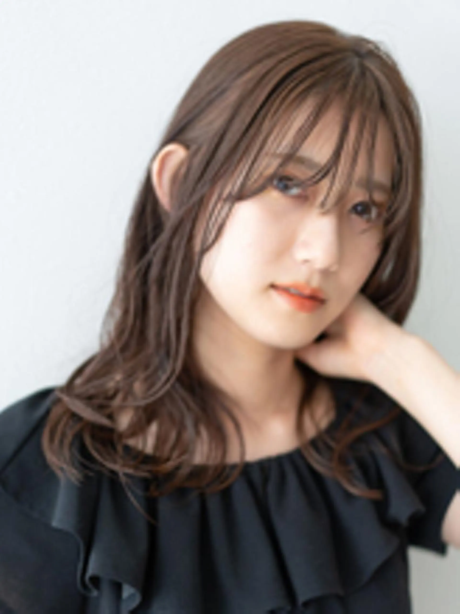 セミロング ヘアカラー SiLO 【シロ】のヘアスタイル