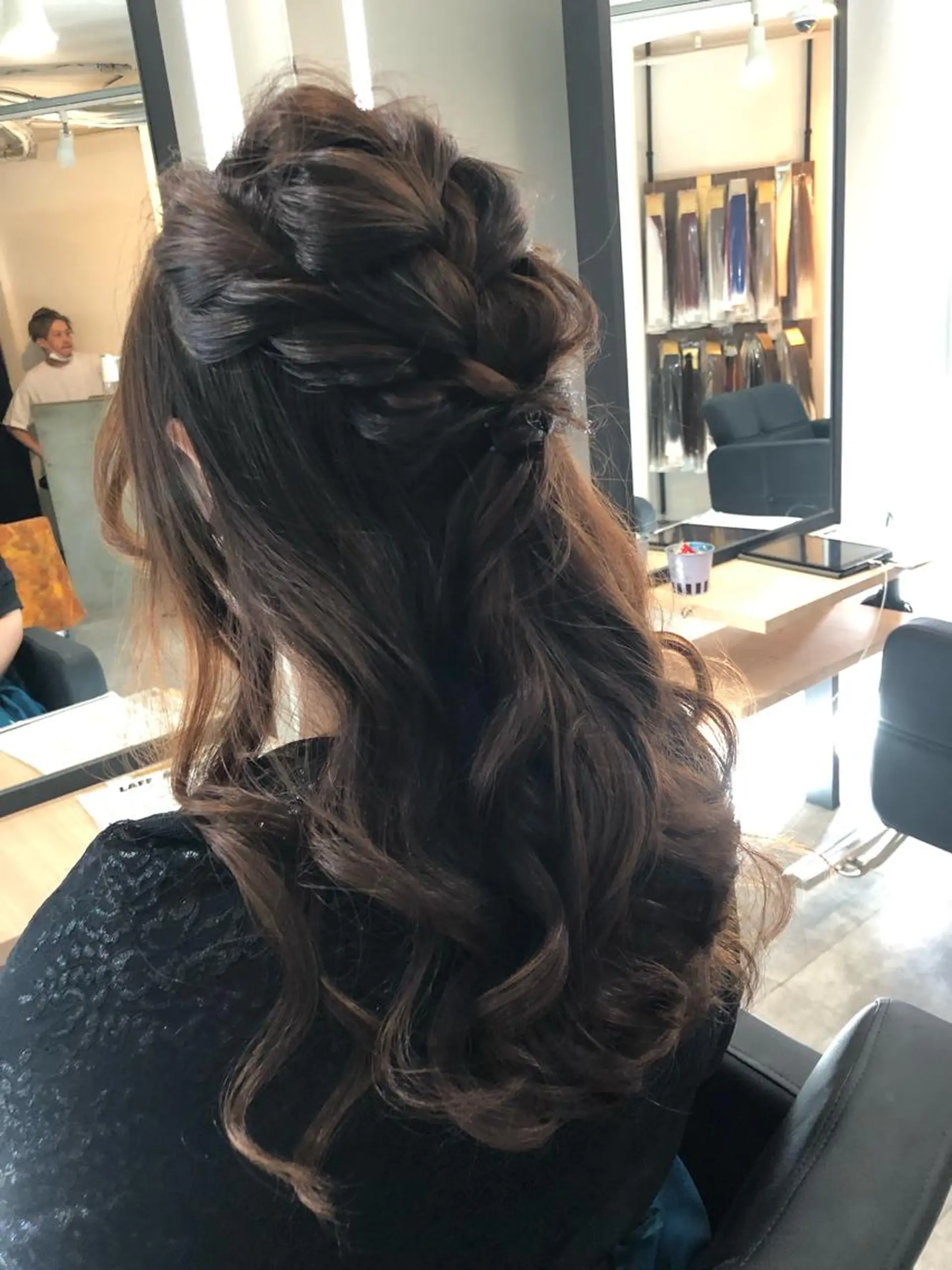 ロング ヘアアレンジ ハーフアップ 結婚式・ブライダル alpha. カラーエクステ下妻のヘアスタイル