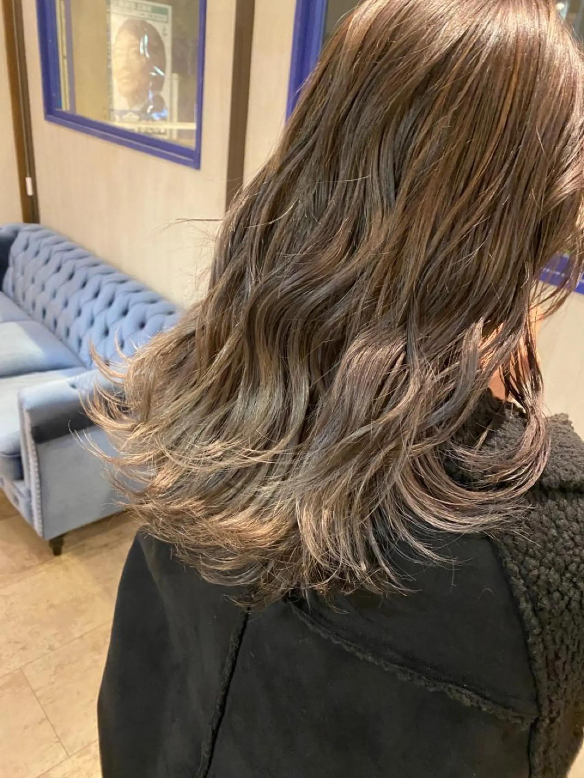 ミディアム カラー バレイヤージュ ブリーチ レイヤーカット qrop所属・柴田 翔太郎のヘアスタイル