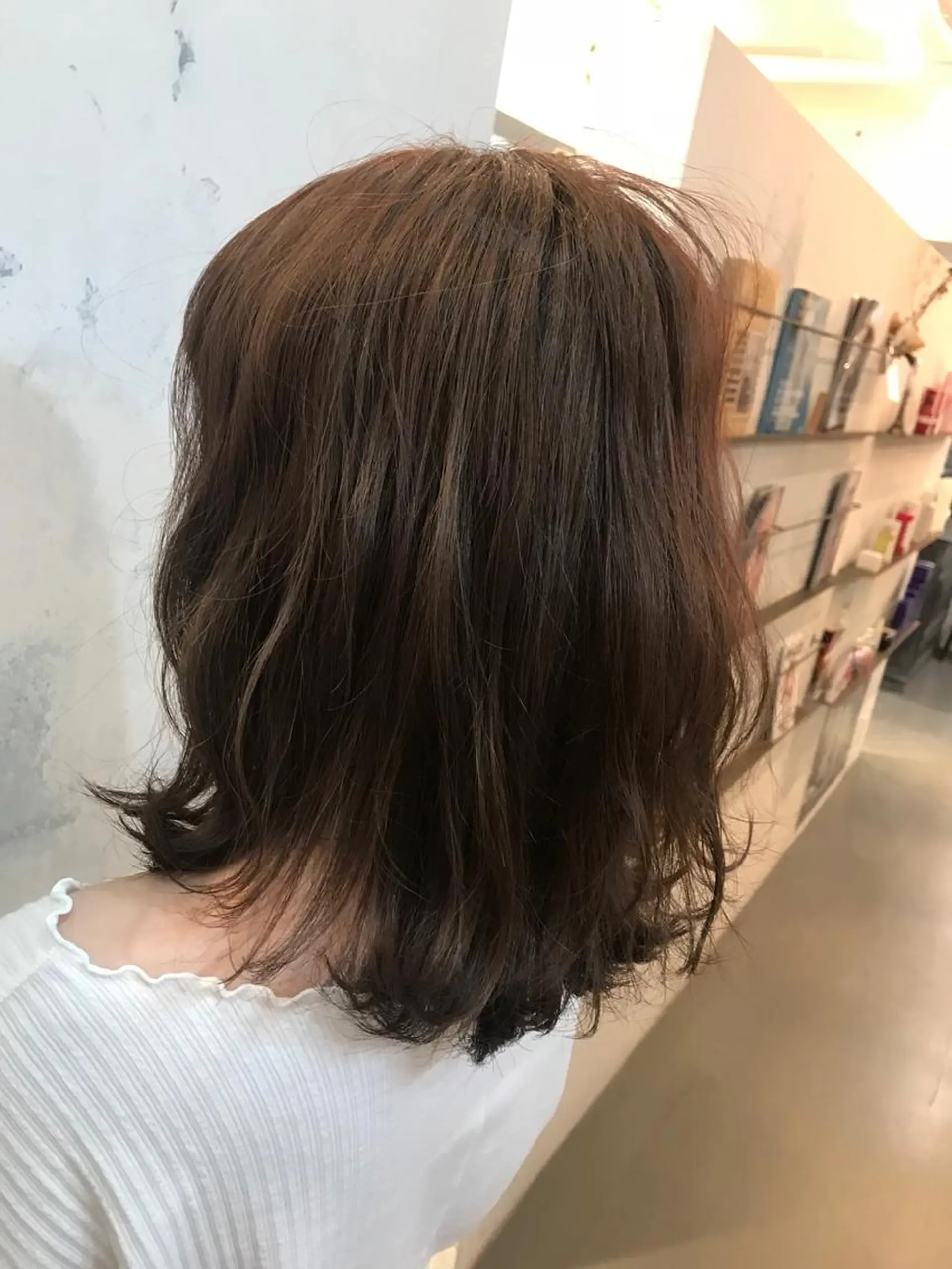 ミディアム カラー アッシュ ハイライトカラー ハイライト ヘアカラー トリートメント 🍑艶髪✖️暖色系 ✨momoka🍑のヘアスタイル