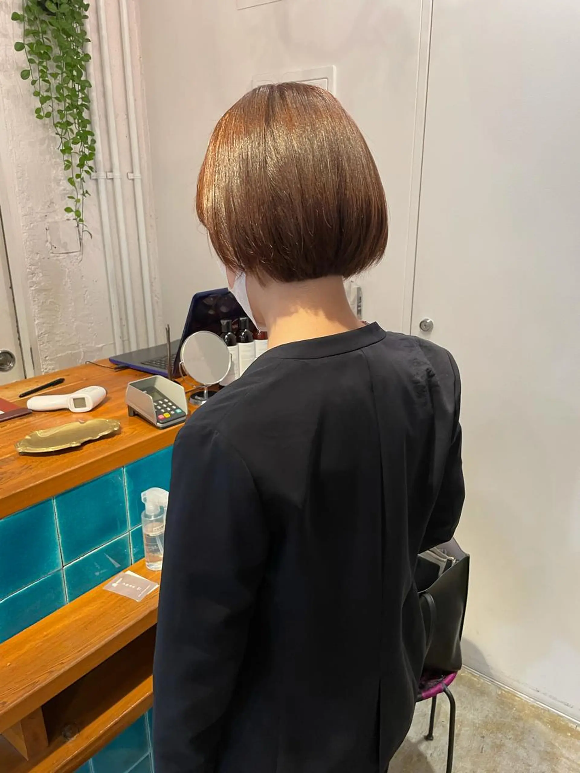 ショート ボブ カット トリートメント MIOベージュカラー 柔らかいカラーのヘアスタイル