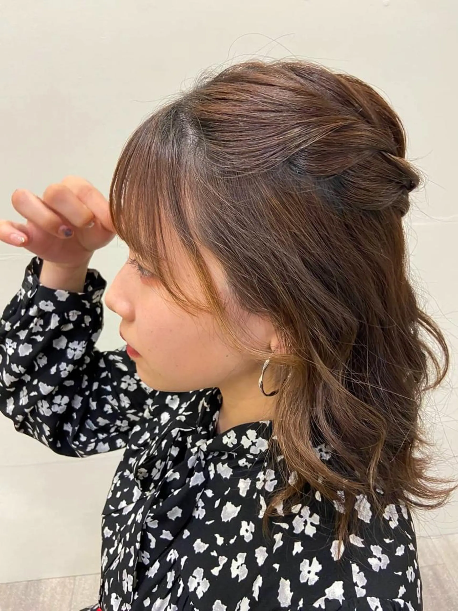 ミディアム ヘアアレンジ ハーフアップ 結婚式・ブライダル デート mugelca e'n所属・ワタナベ リリコのヘアスタイル