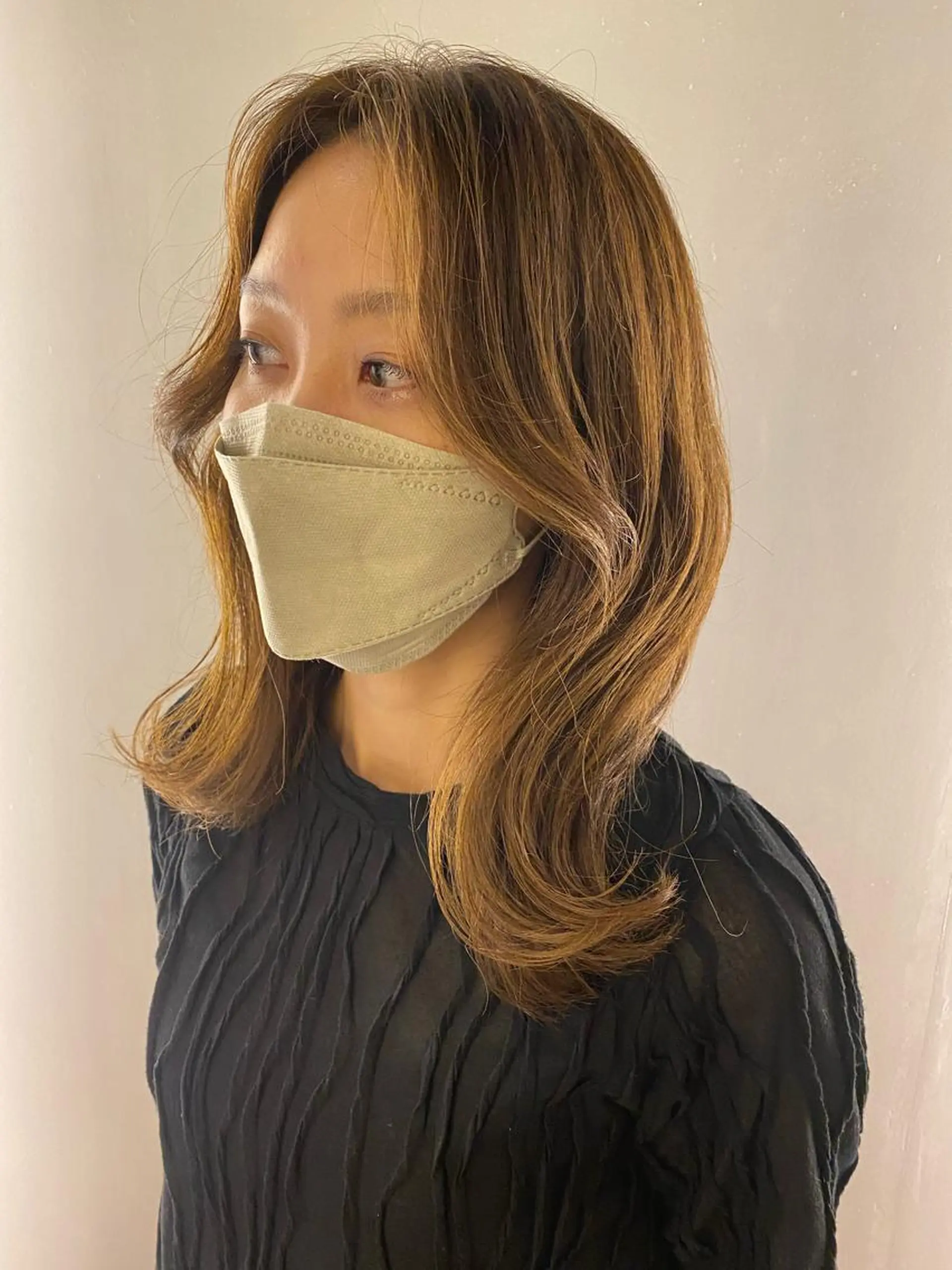 セミロング カット ヘアカラー トリートメント 西山 恵太郎のヘアスタイル