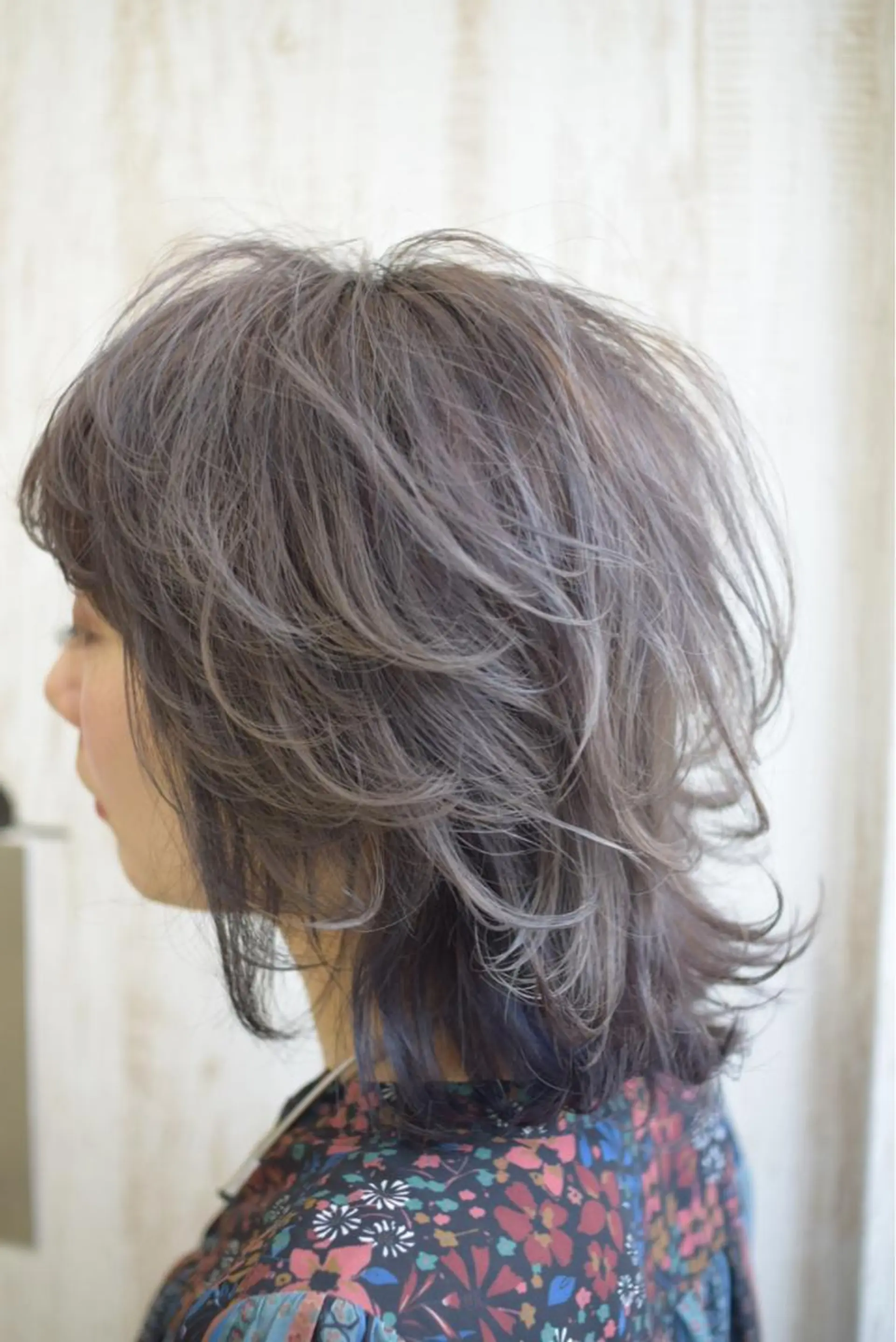 ミディアム カラー バレイヤージュ レイヤーカット ウルフカット ハイトーンカラー RYUのヘアスタイル
