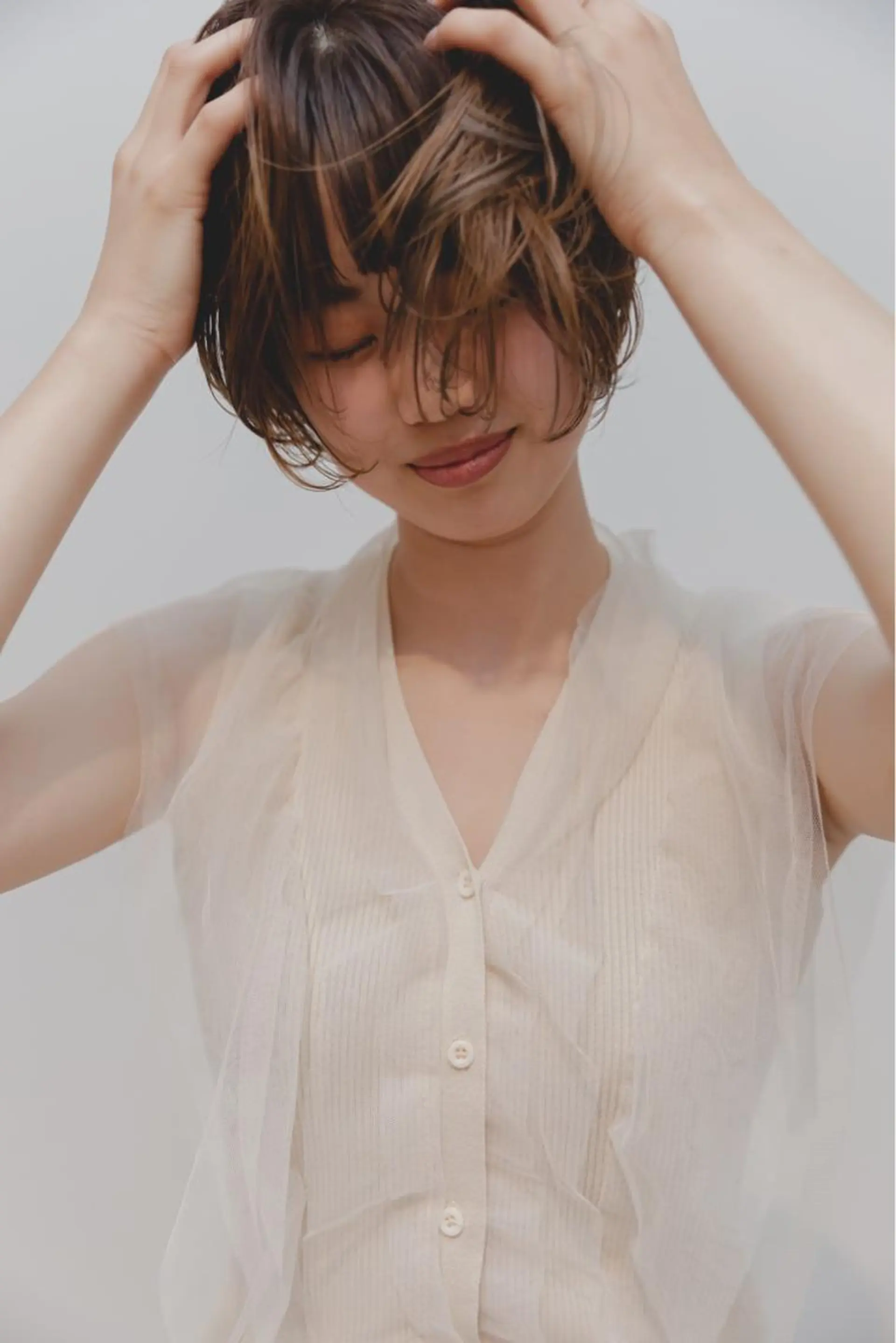 ショート カラー ツジガキ ユウスケのヘアスタイル