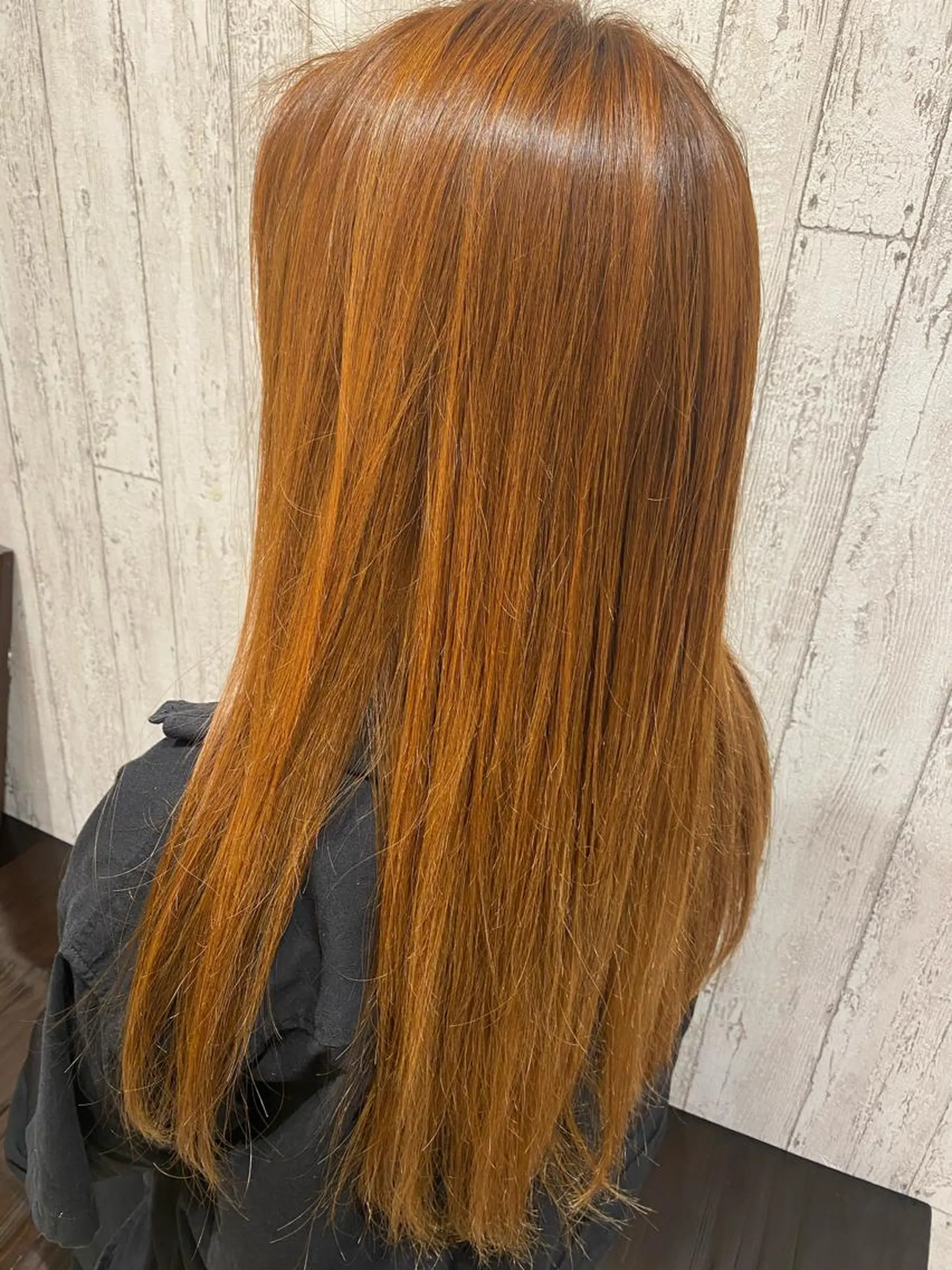 ロング カラー ハイトーンカラー オレンジ ヘアカラー トリートメント 綱島店🦋店長🦋 ほんさわ みずきのヘアスタイル