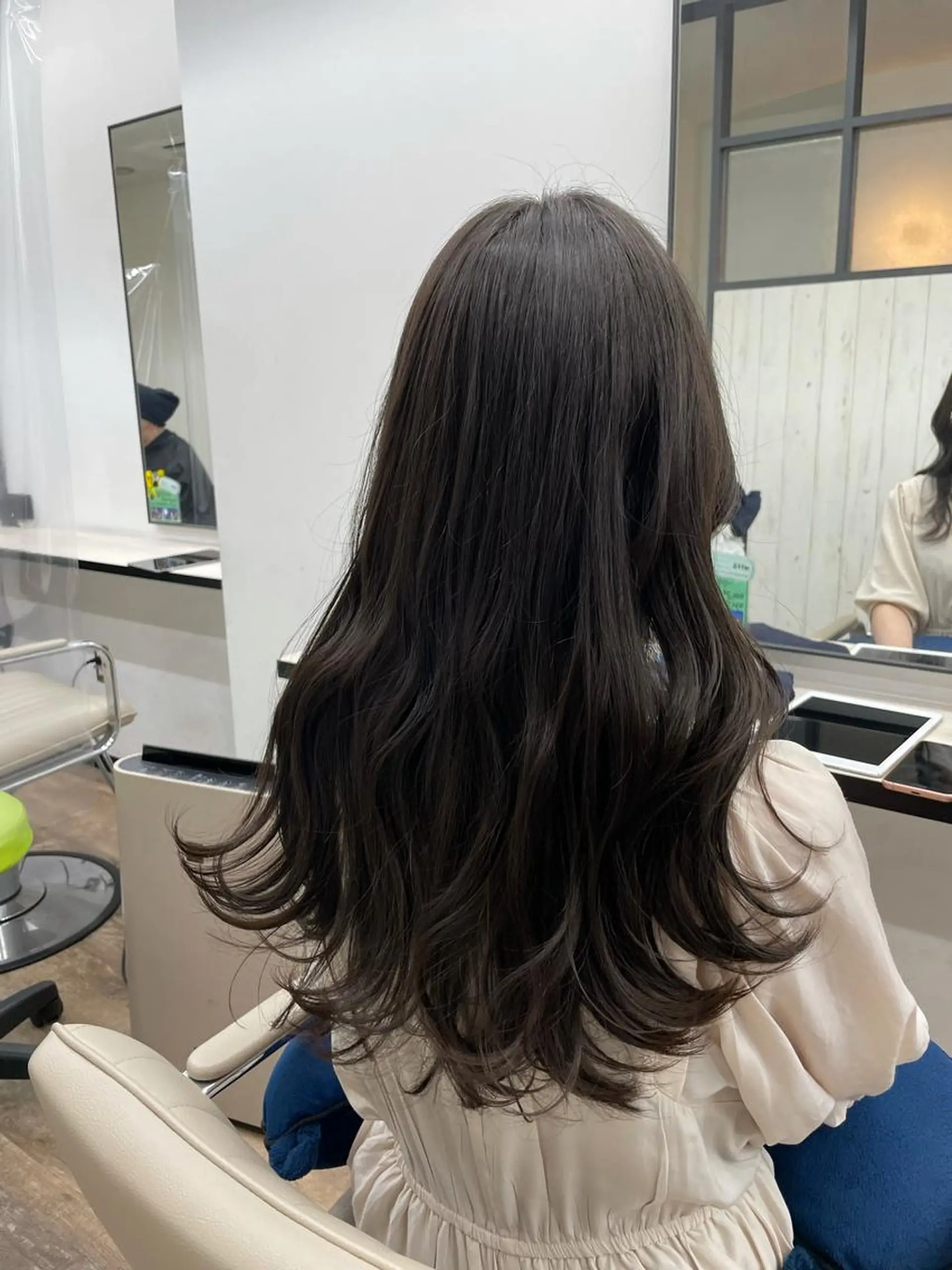 ロング カラー グレージュ 韓国風ヘア カット ヘアカラー トリートメント ヘアセット 髪質改善カラー💚 横山隆之介のヘアスタイル