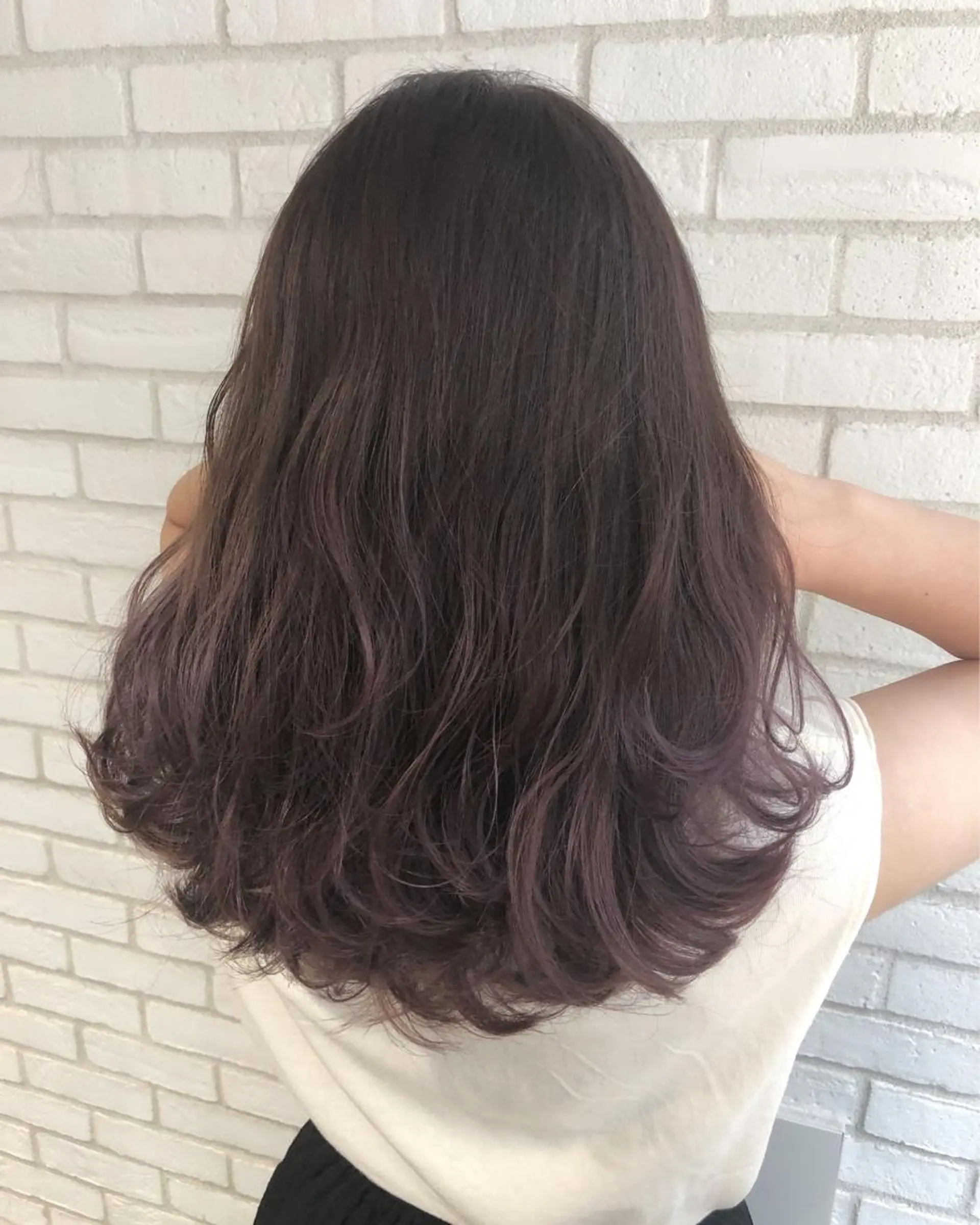 ミディアム カラー RAF TOKYO所属・小島 侑衣のヘアスタイル