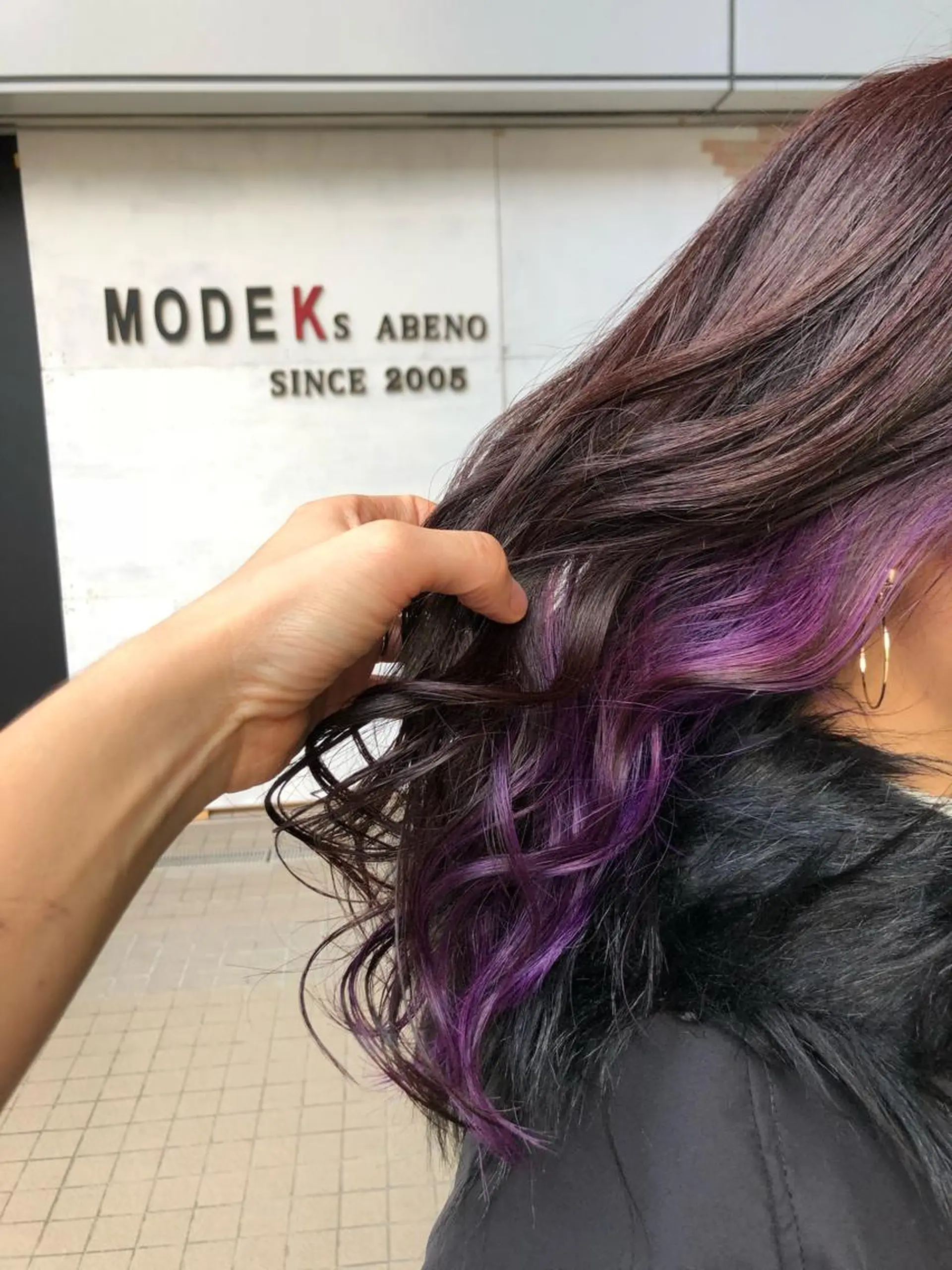 セミロング カラー インナーカラー パープルカラー カット ヘアカラー トリートメント SHAFT Ieiriのヘアスタイル